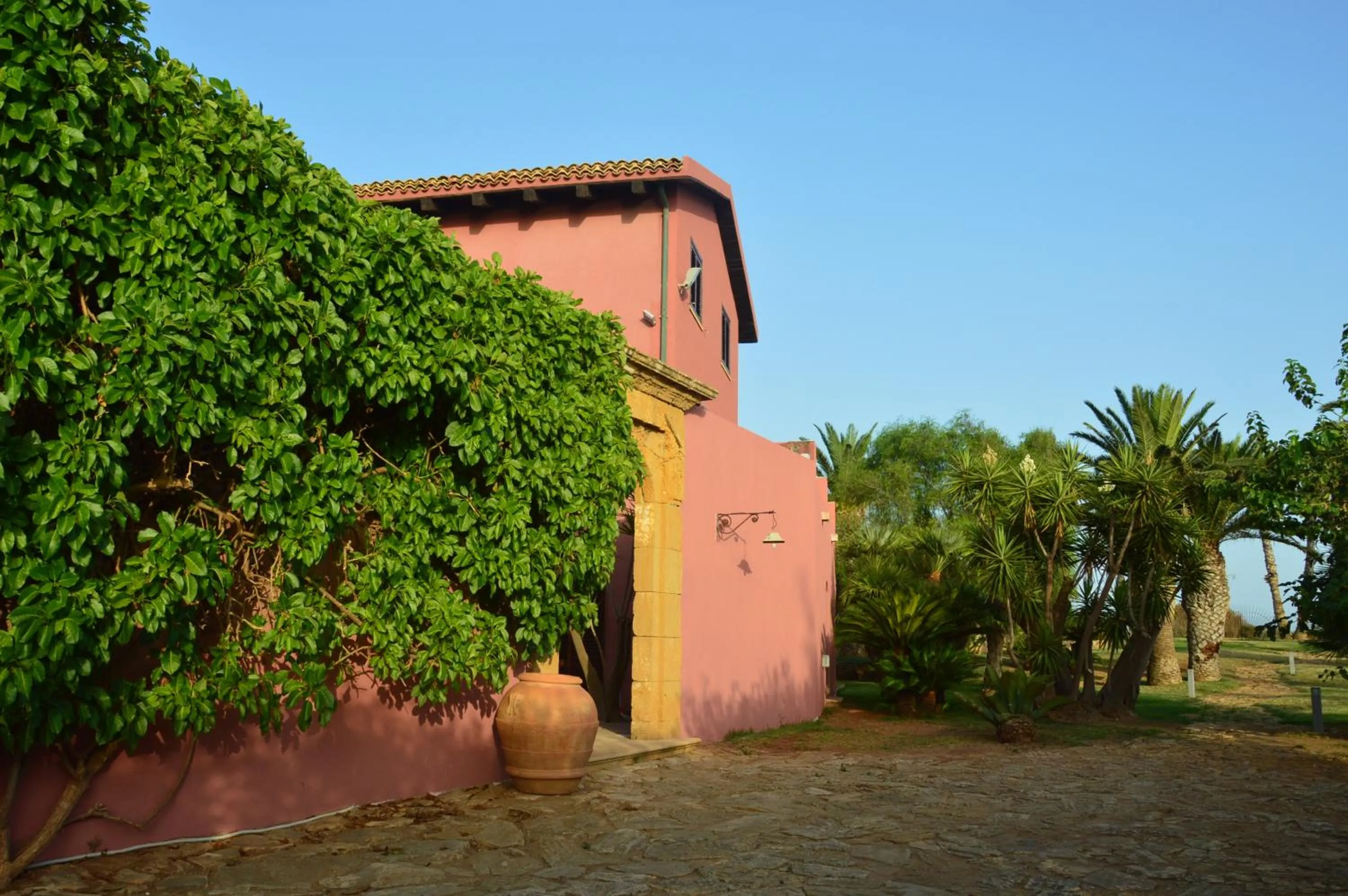 Facade/entrance in Casa Realia