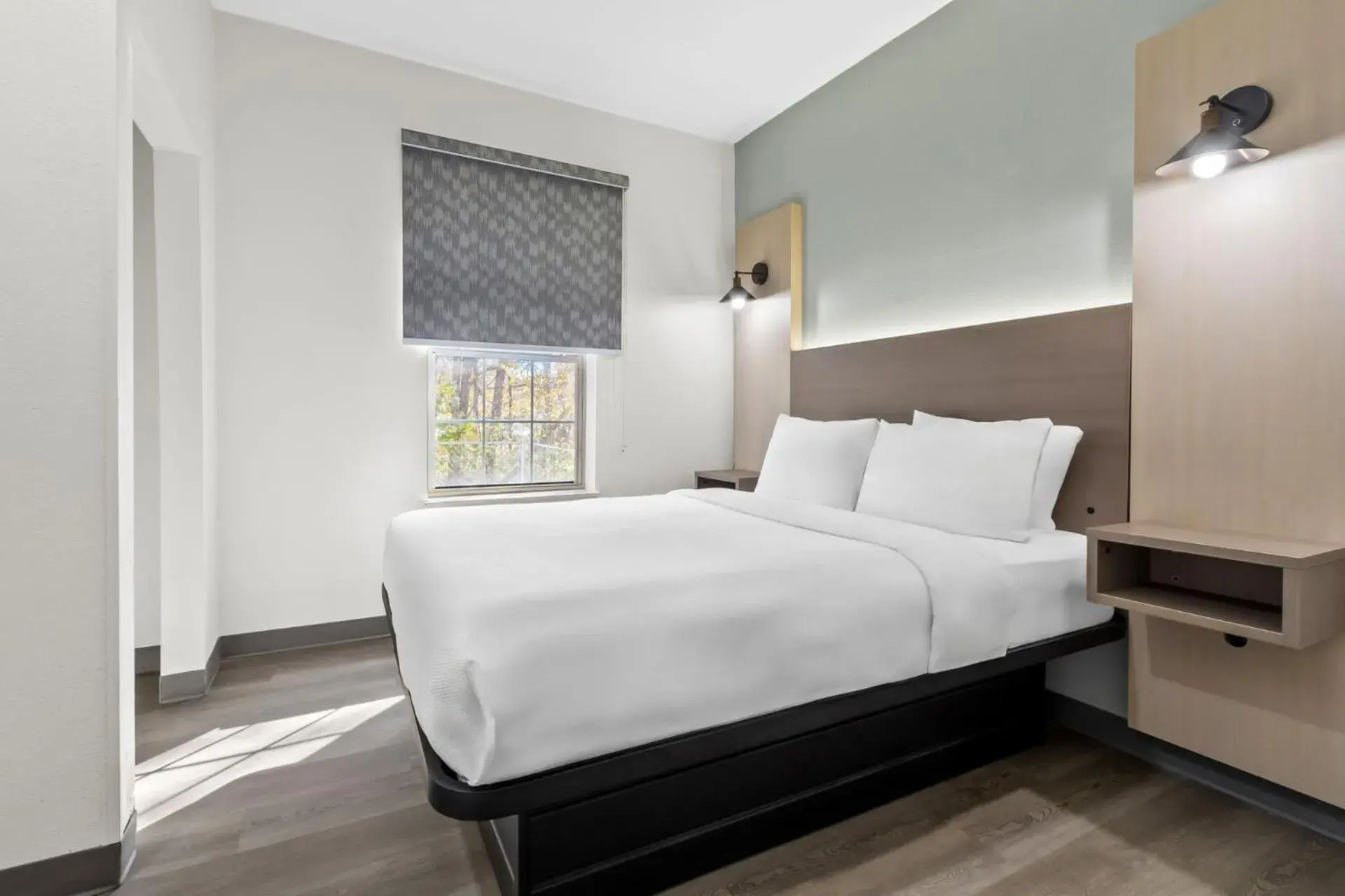 Bed in MainStay Suites Columbia Harbison Bed in MainStay Suites Columbia Harbison