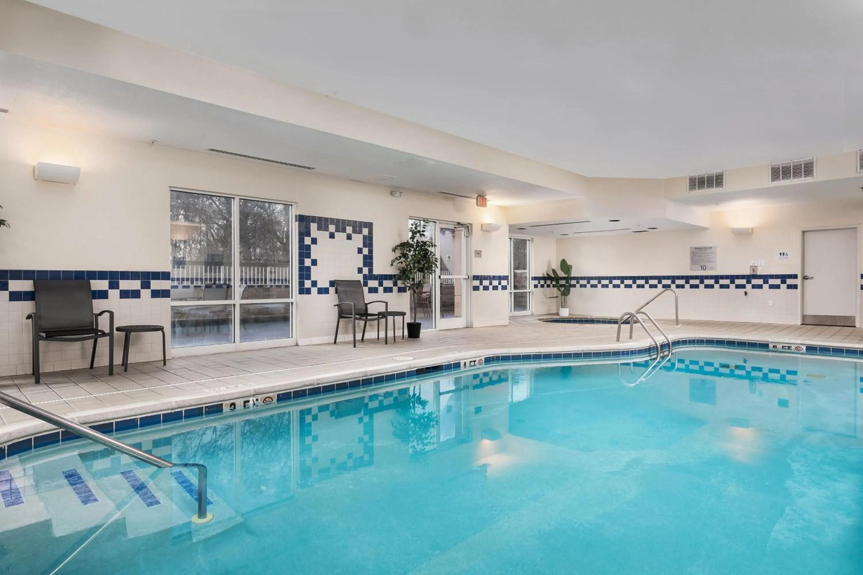 Swimming pool in Fairfield Inn & Suites by Marriott Chattanooga South East Ridge