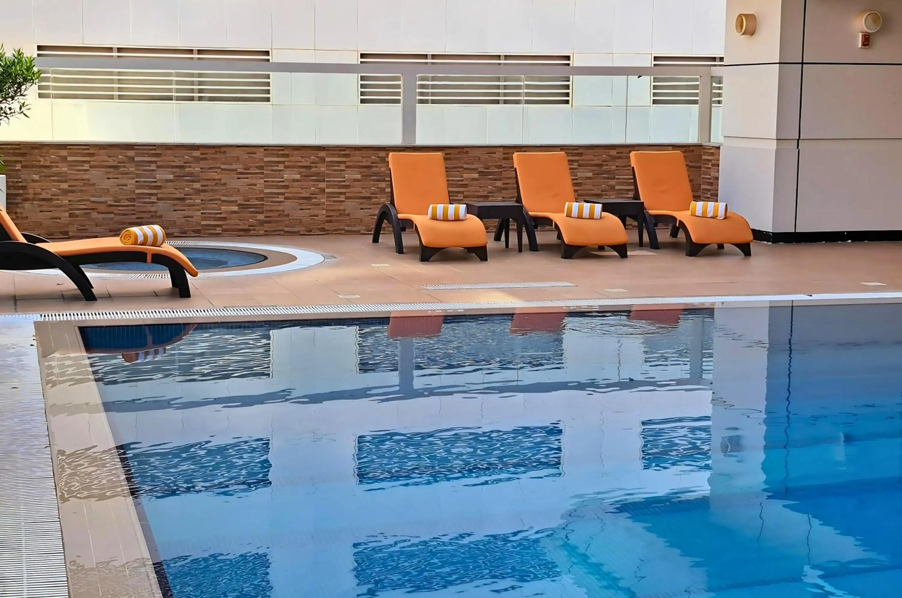 Swimming pool in Barceló Residences Dubai Marina
