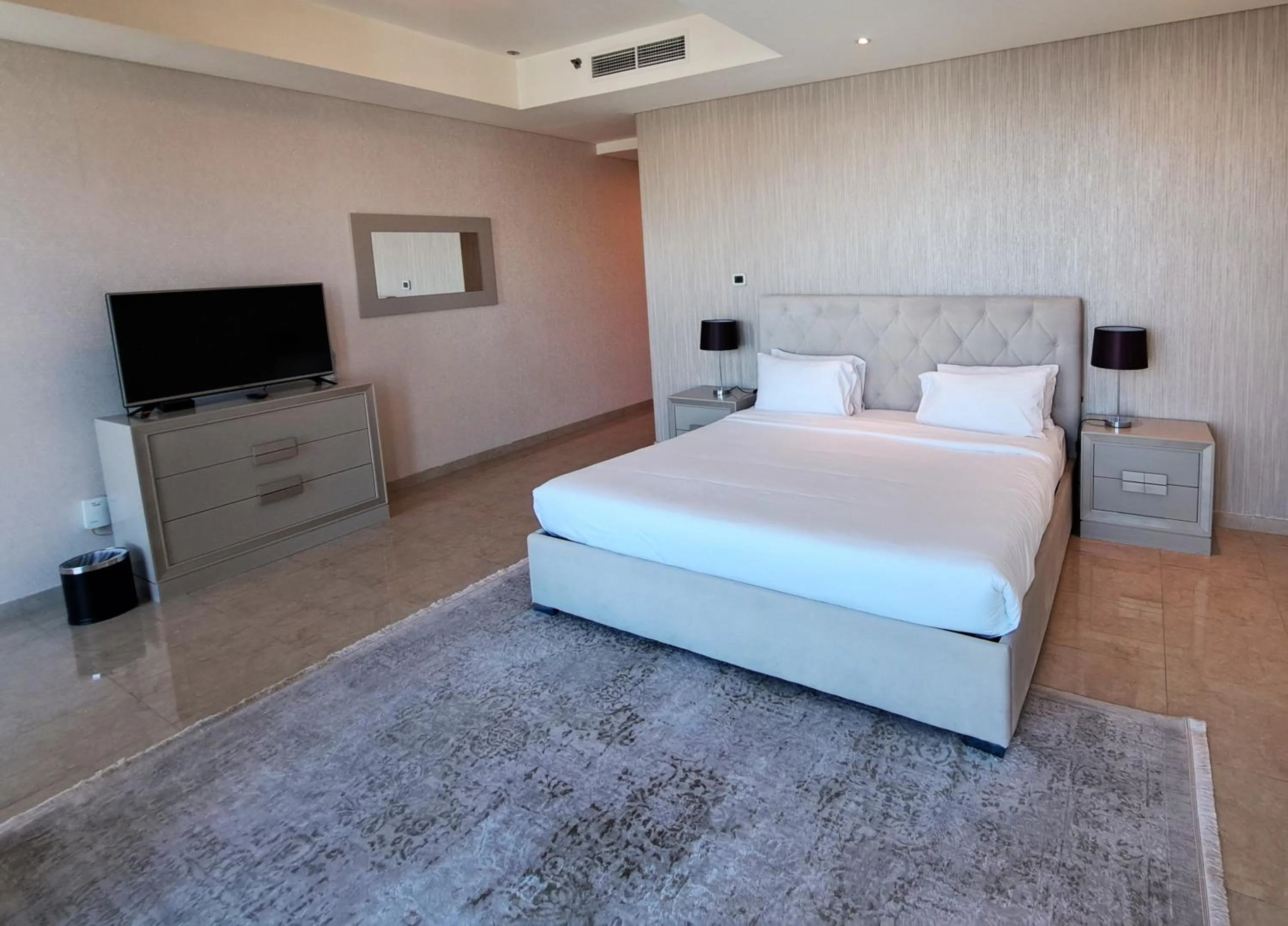 Bed in Barceló Residences Dubai Marina