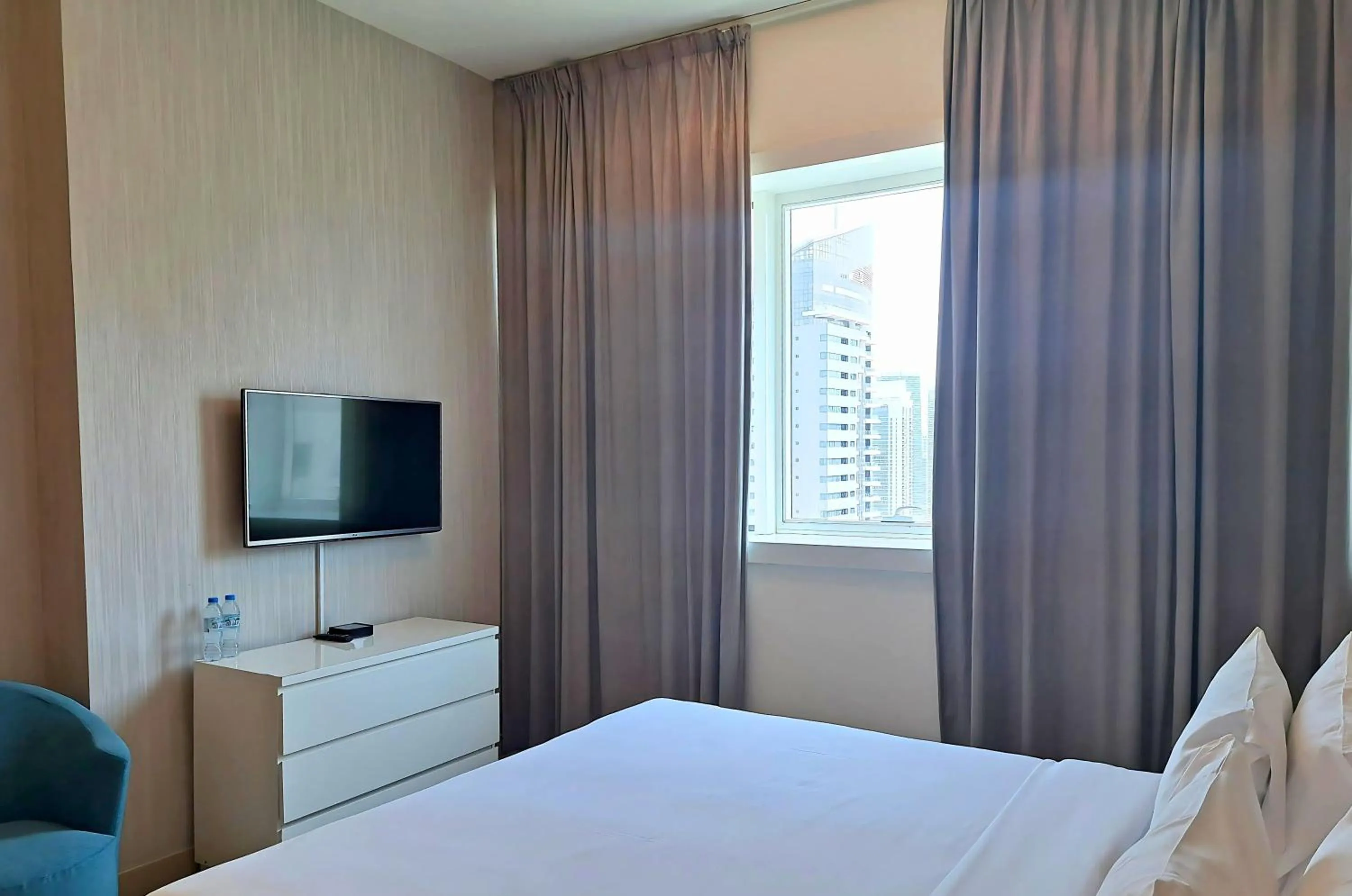 Bed in Barceló Residences Dubai Marina