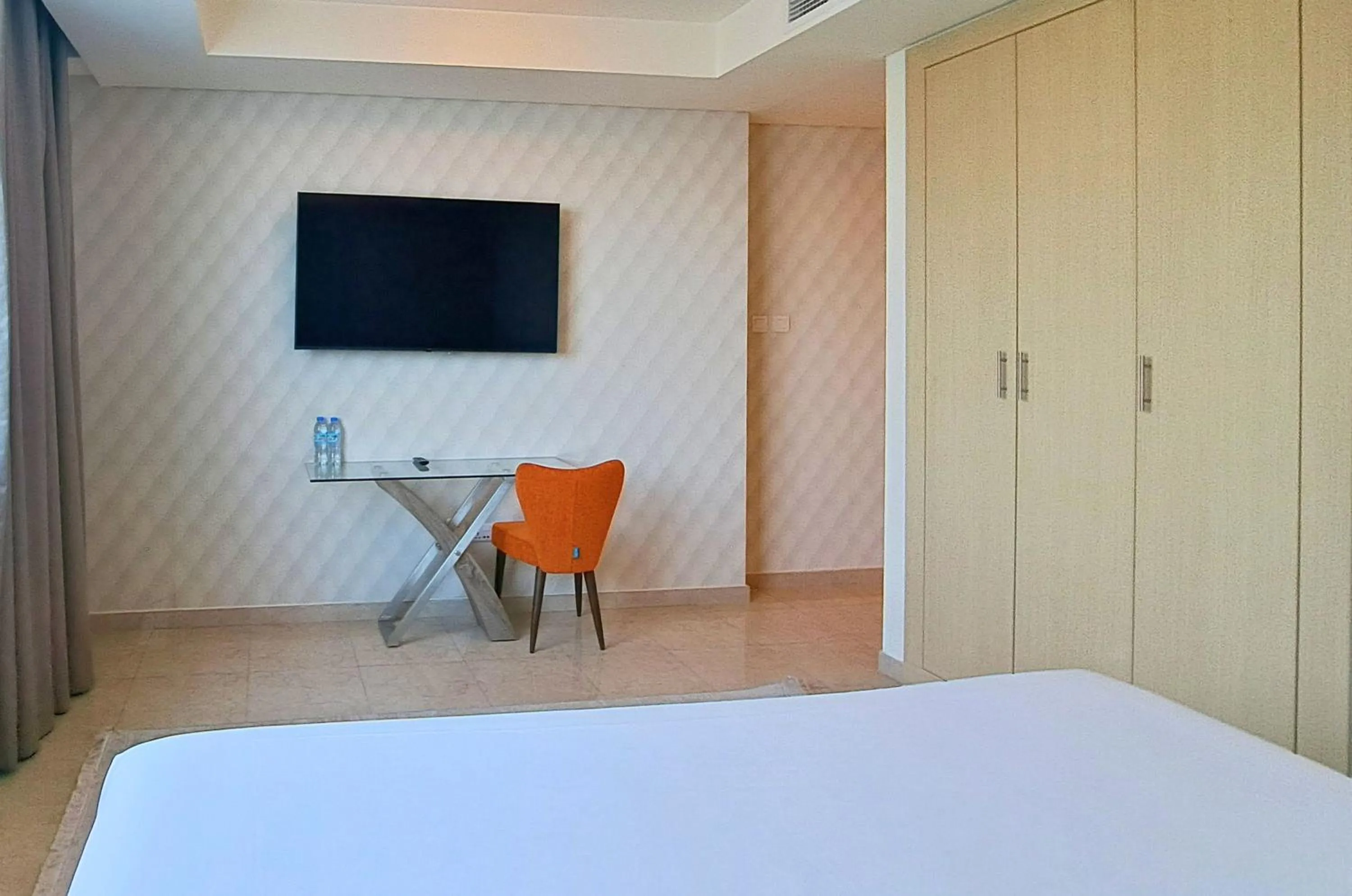 Bed in Barceló Residences Dubai Marina