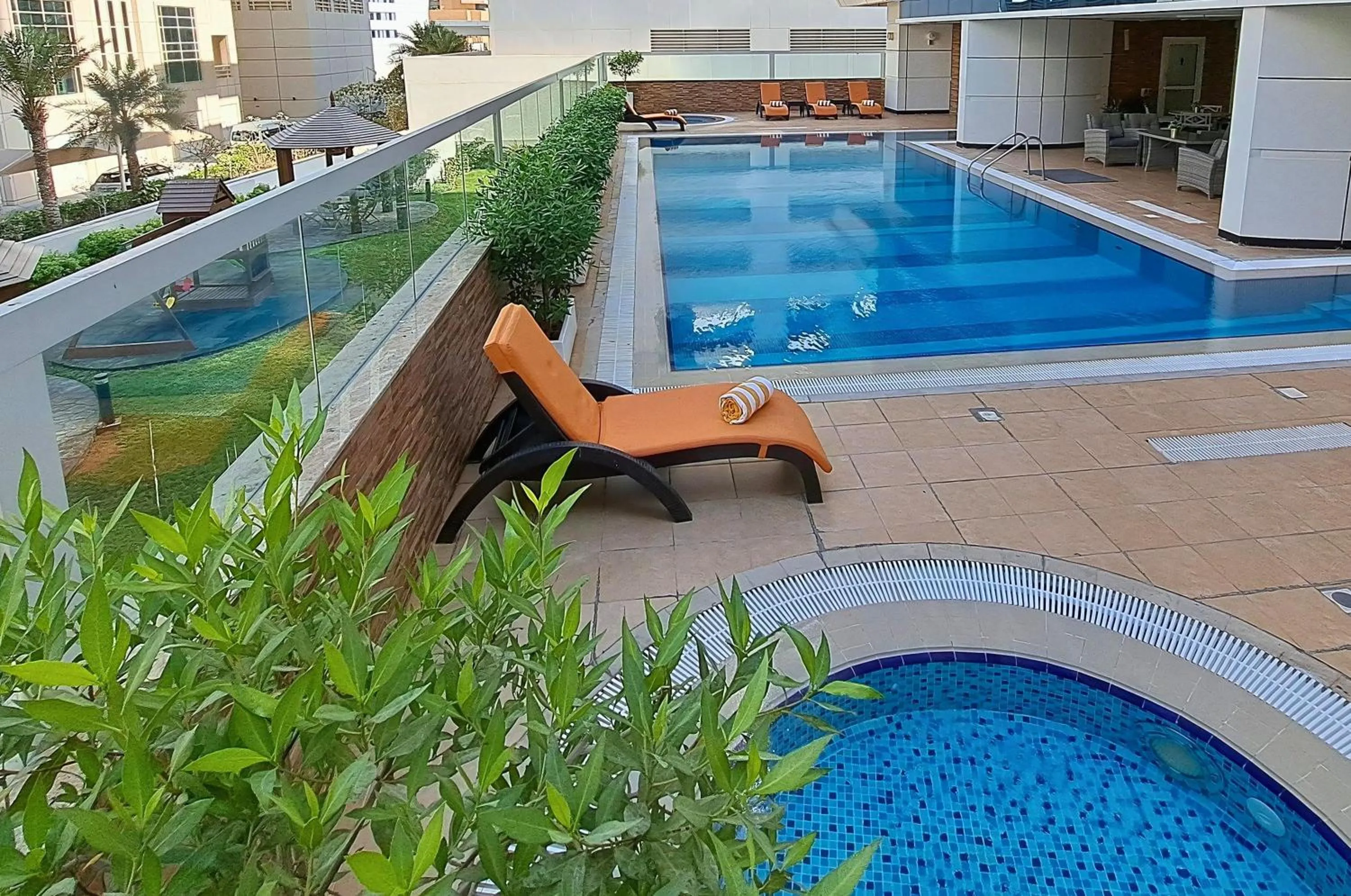 Swimming pool in Barceló Residences Dubai Marina