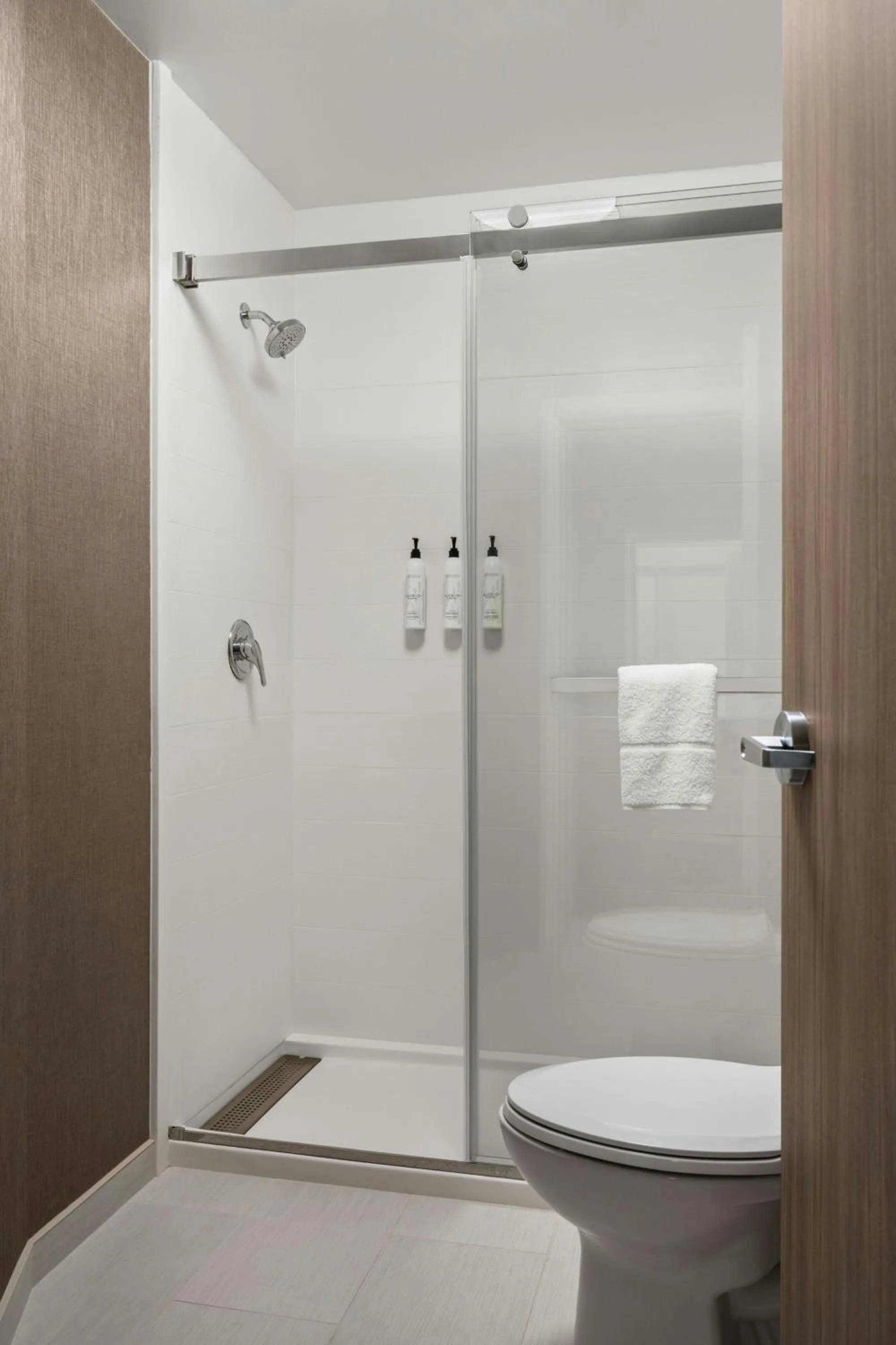 Bathroom in SpringHill Suites by Marriott Chicago Bolingbrook