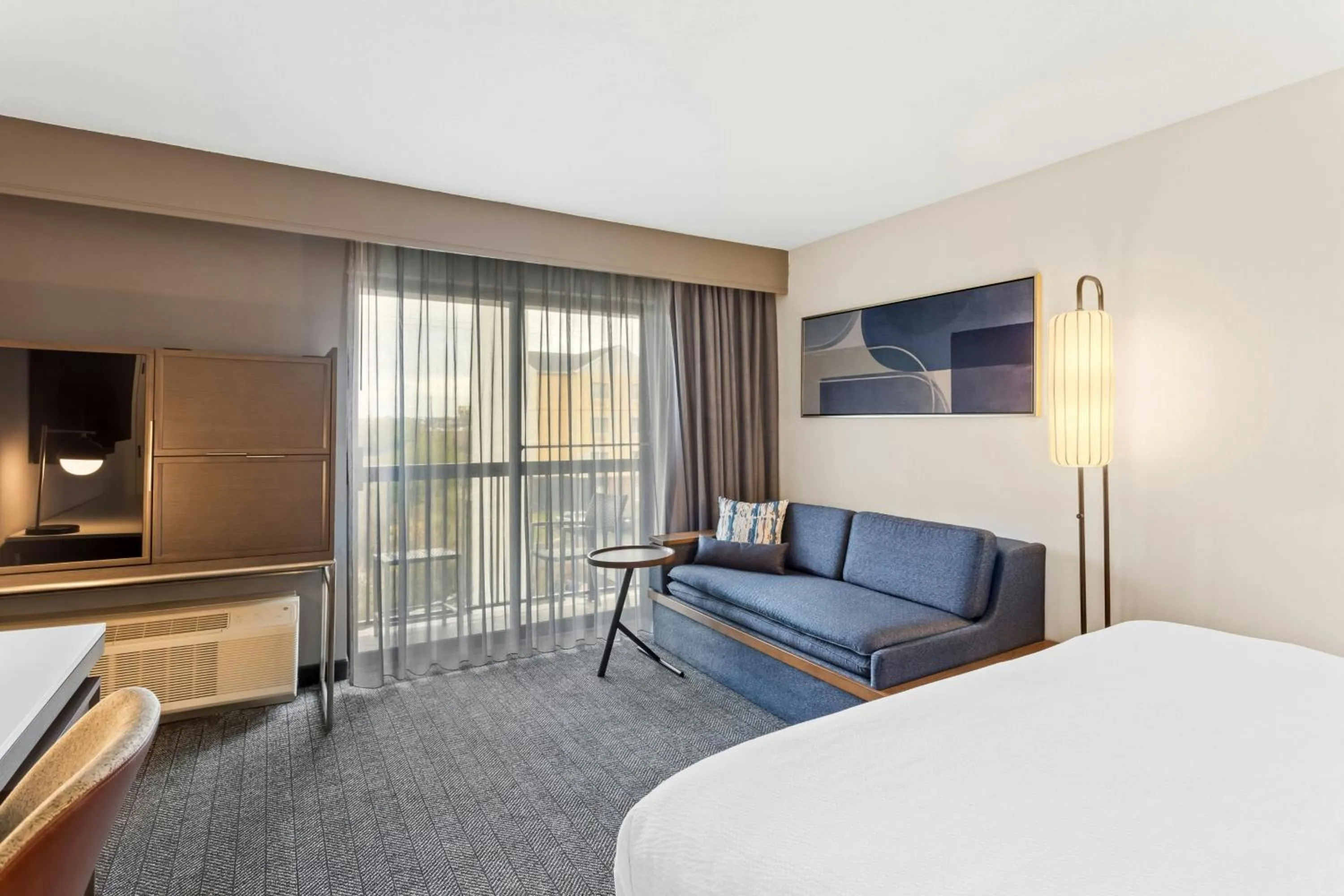 Photo of the whole room, Bed in Courtyard Chicago Southeast/Hammond, Indiana