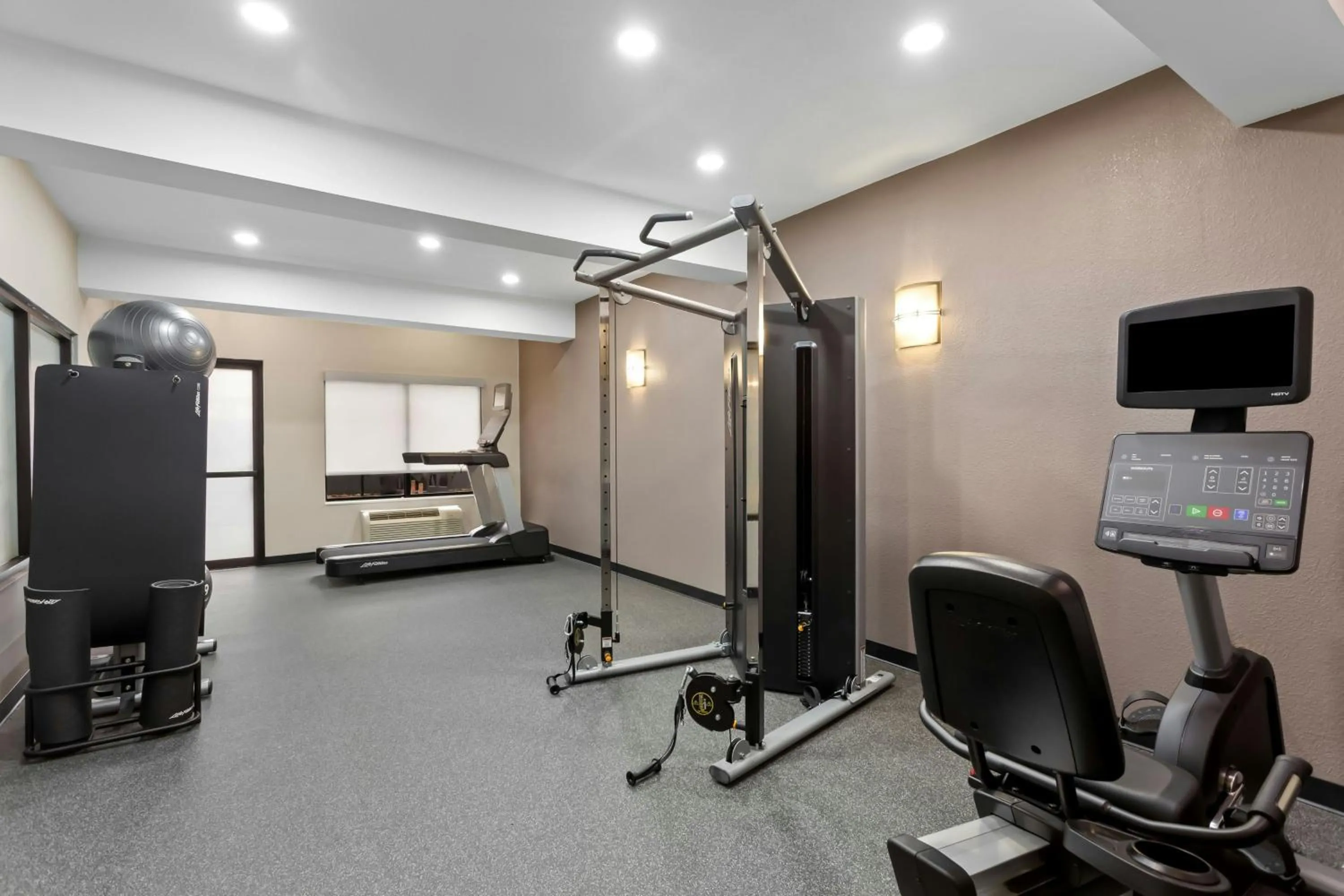 Fitness centre/facilities in Courtyard Chicago Southeast/Hammond, Indiana