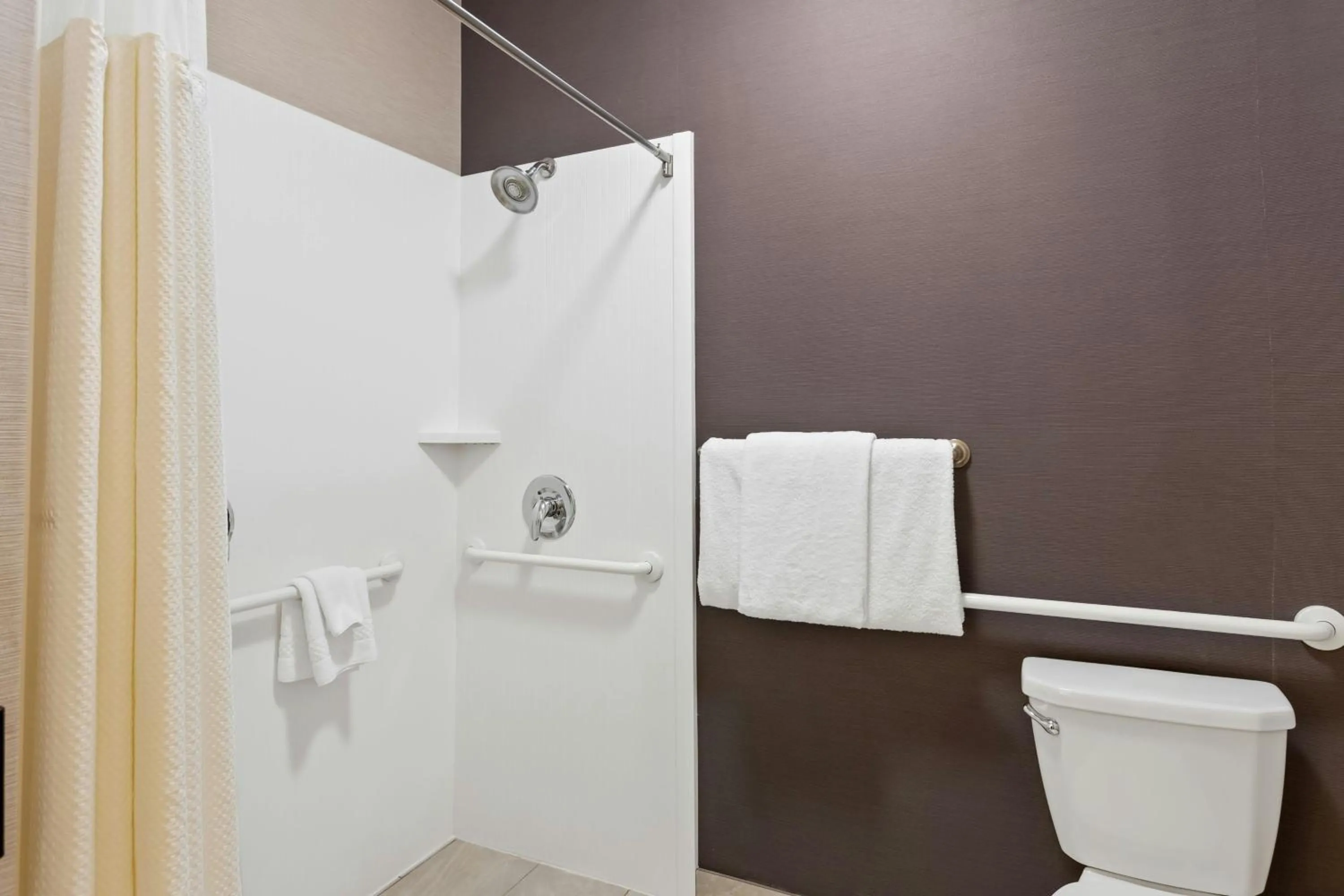 Bathroom in Courtyard Chicago Southeast/Hammond, Indiana