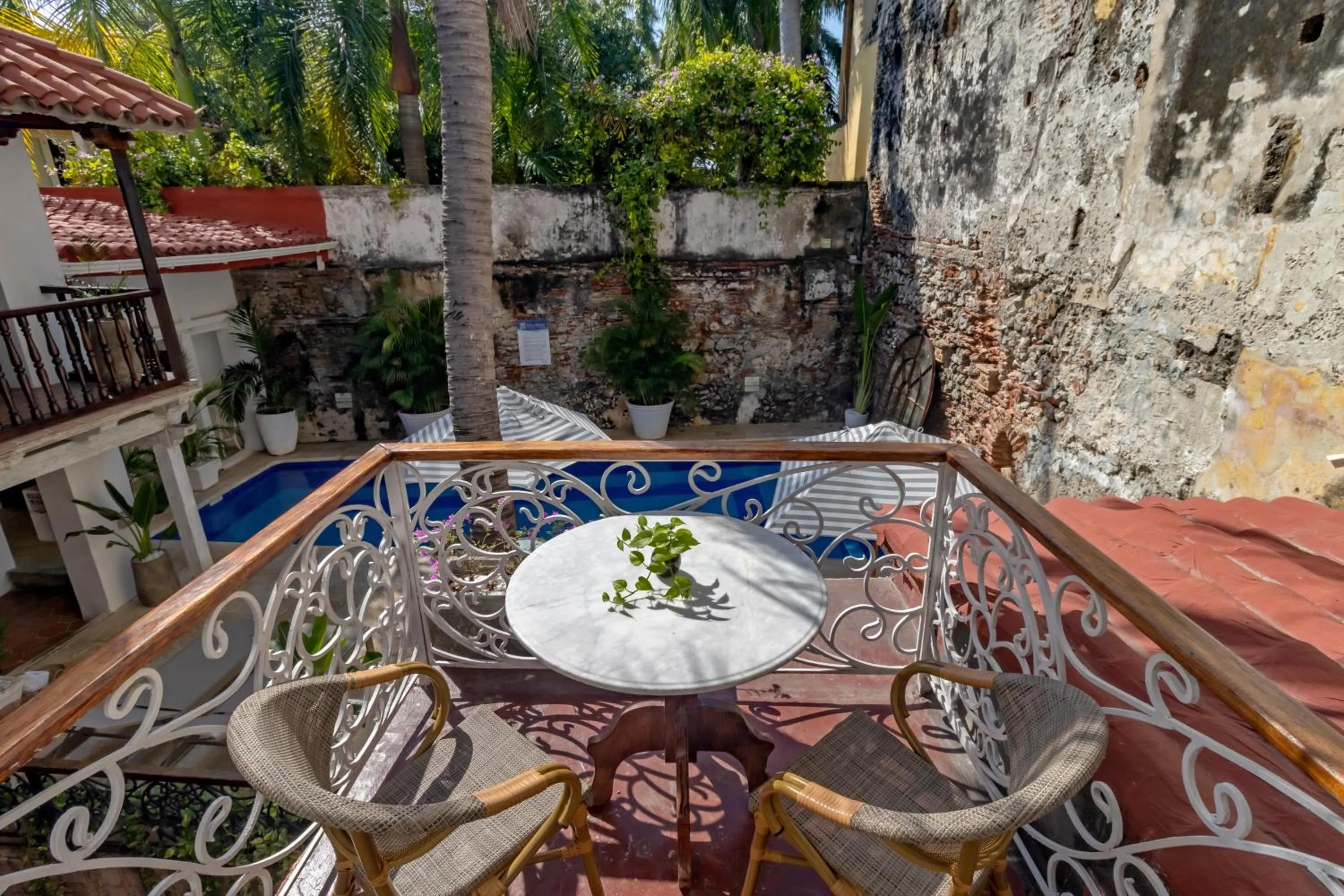 Pool view in El Marques Hotel Boutique By GEH Suites