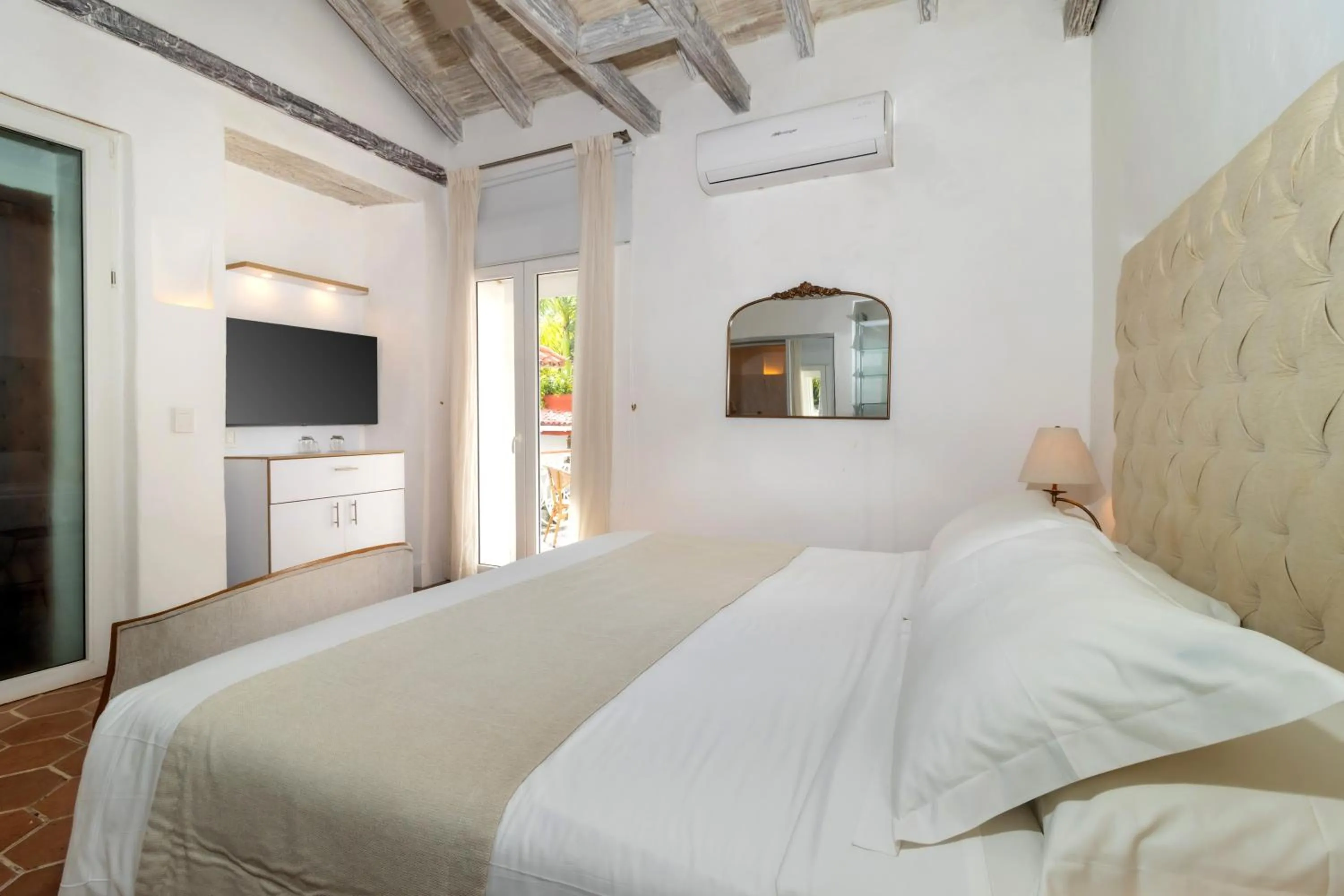 TV and multimedia, Bed in El Marques Hotel Boutique By GEH Suites