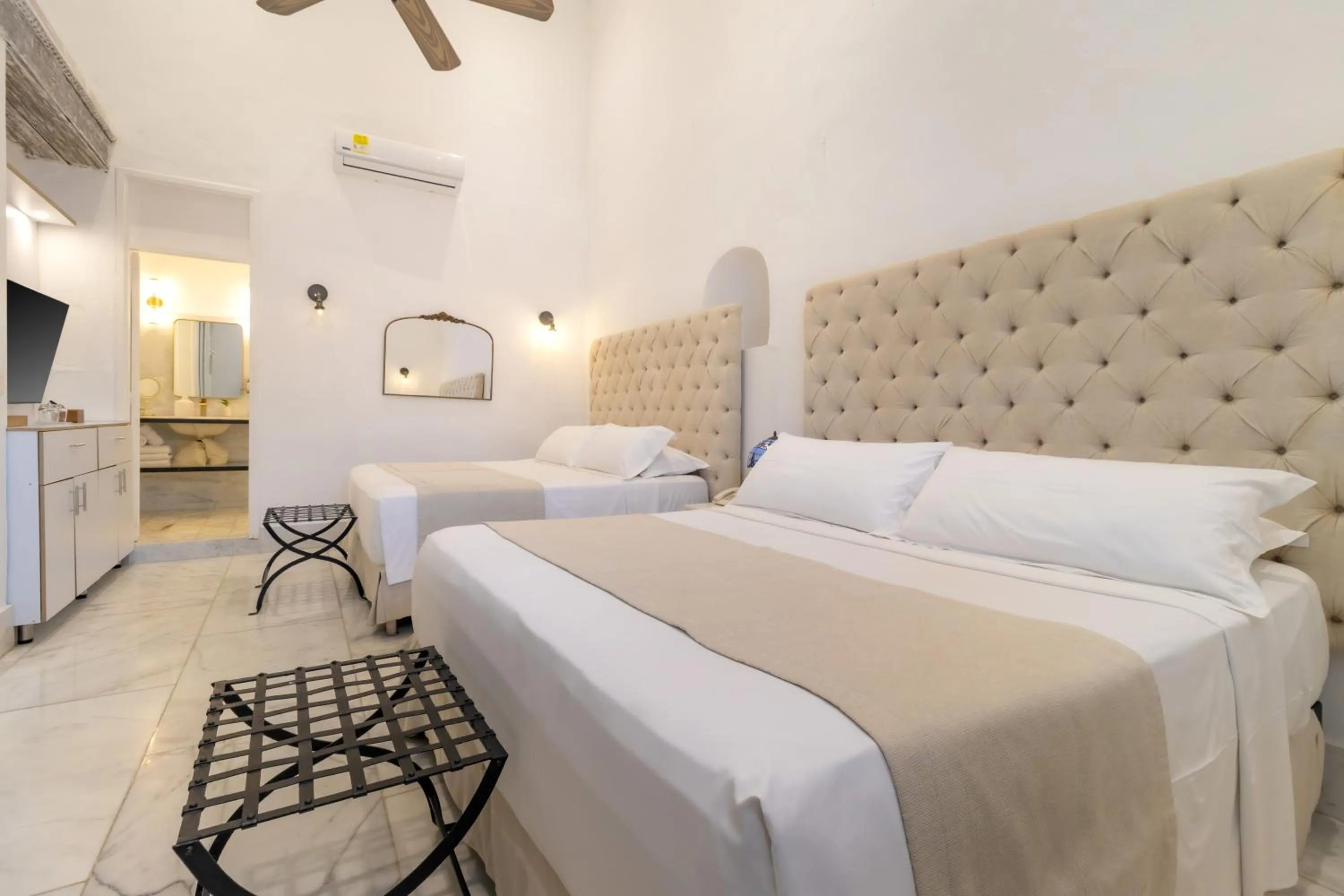 Bed in El Marques Hotel Boutique By GEH Suites
