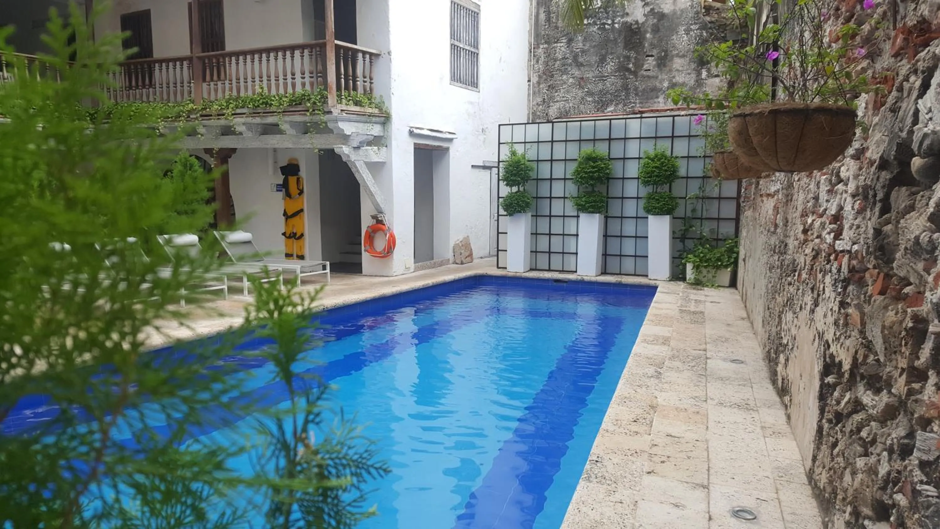 Swimming pool in Hotel El Marqués