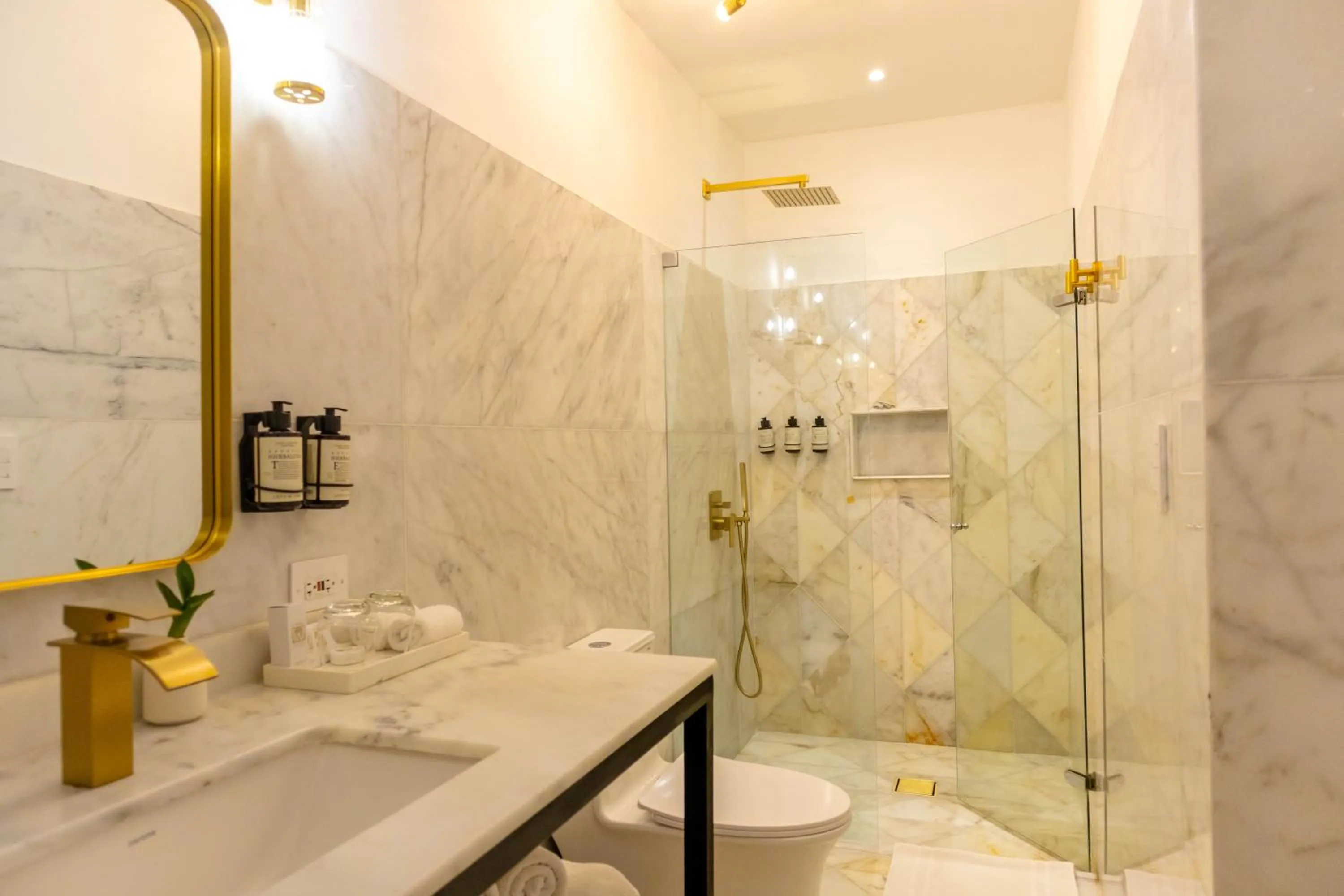 Bathroom in Hotel El Marqués