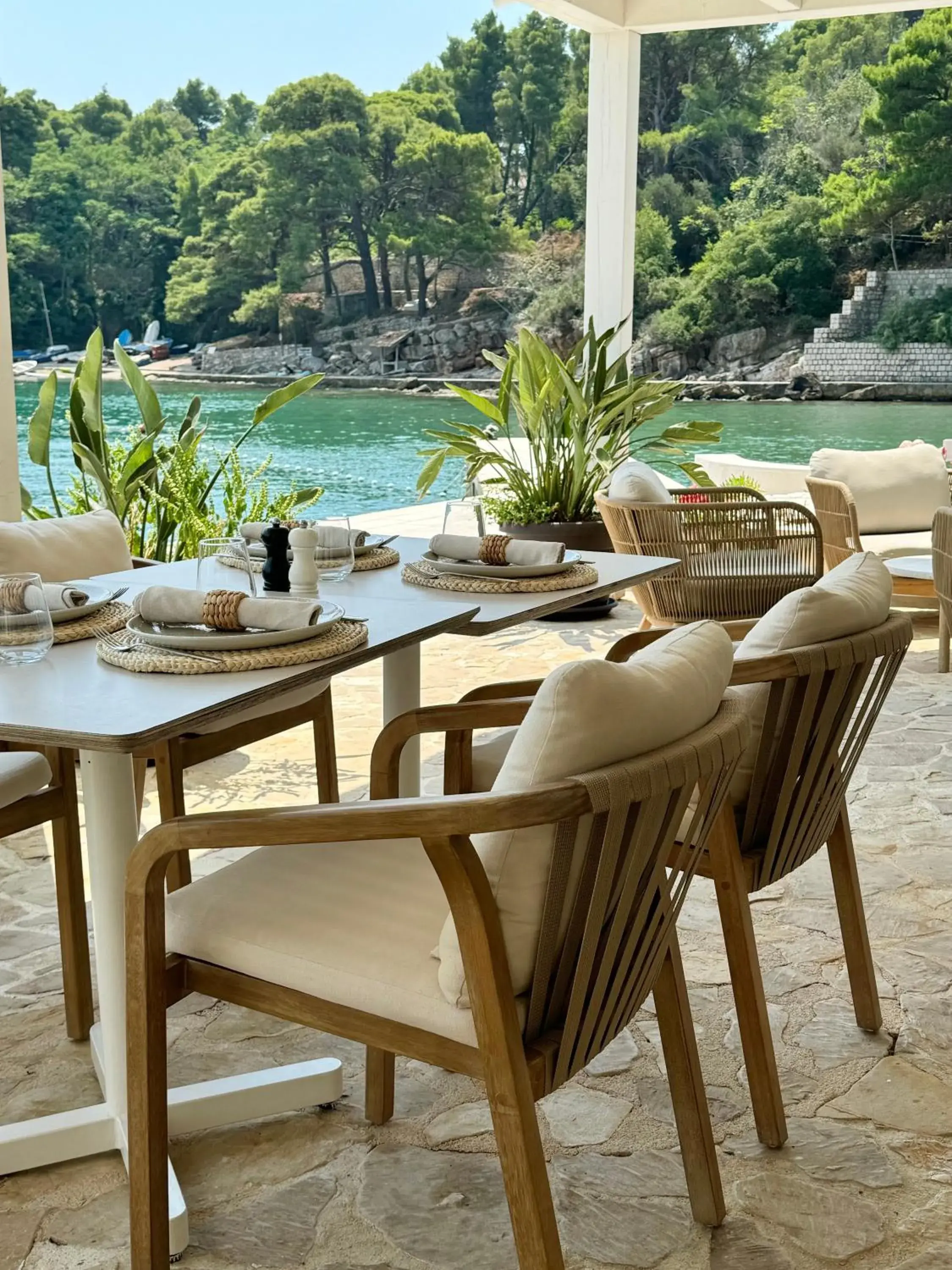 Restaurant/places to eat in Kalamota Beach House Restaurant/places to eat in Kalamota Beach House
