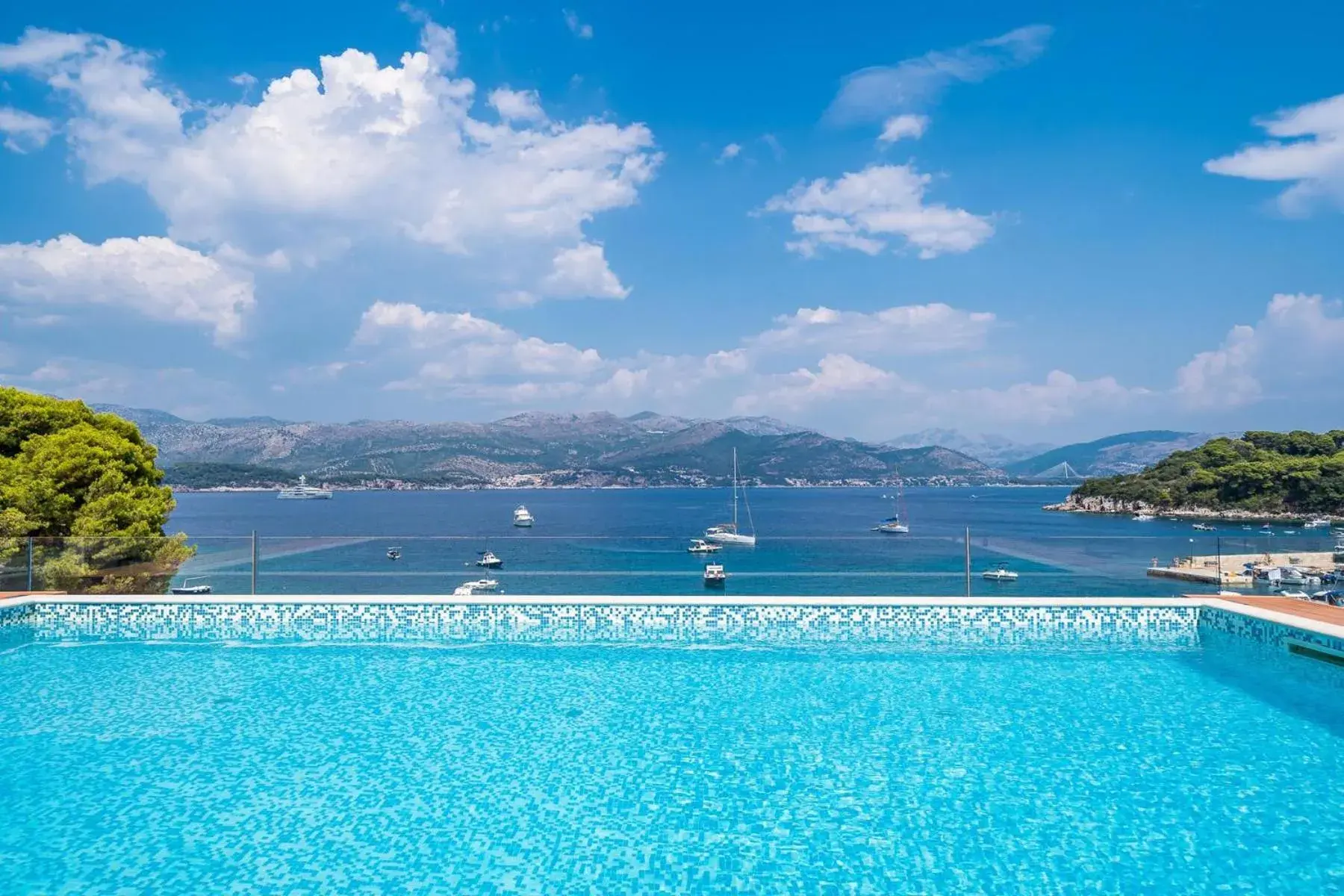 Swimming pool in Kalamota Beach House Swimming pool in Kalamota Beach House