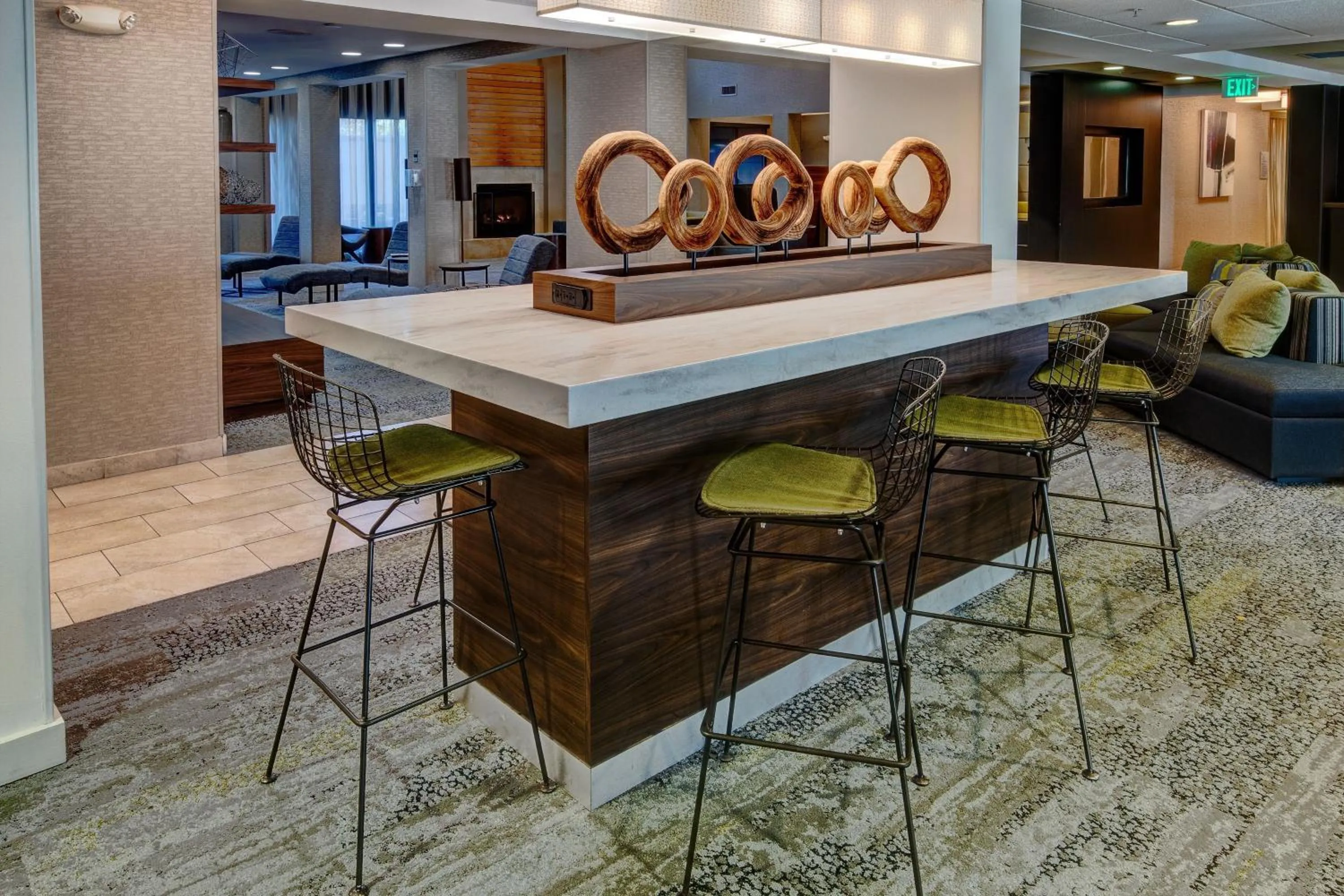 Lobby or reception in Courtyard Chicago St. Charles