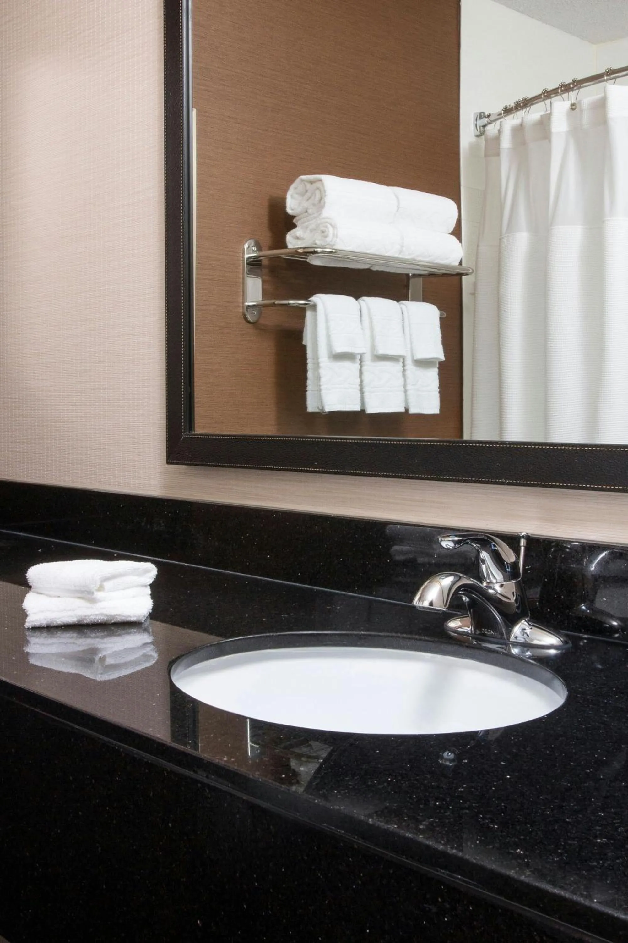 Bathroom in Fairfield Inn & Suites Chicago Tinley Park