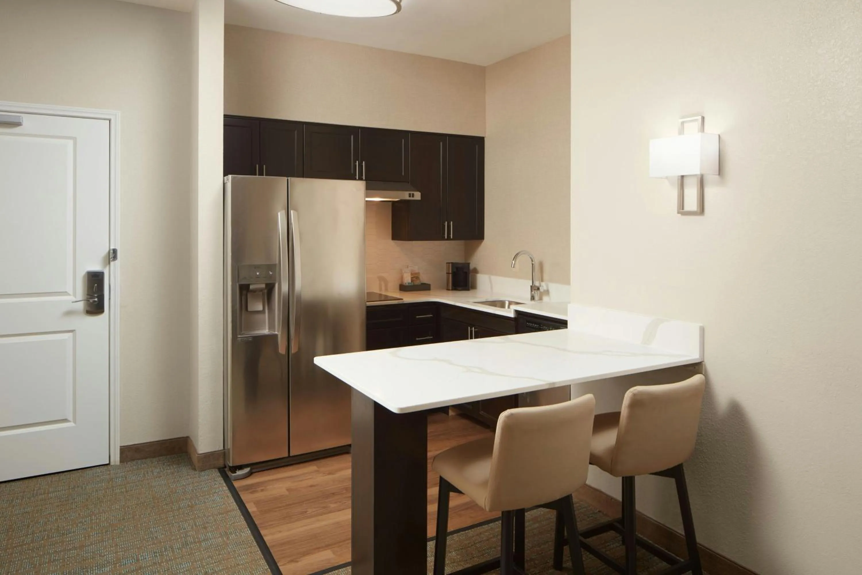 Kitchen or kitchenette in Residence Inn By Marriott Charleston Mt. Pleasant