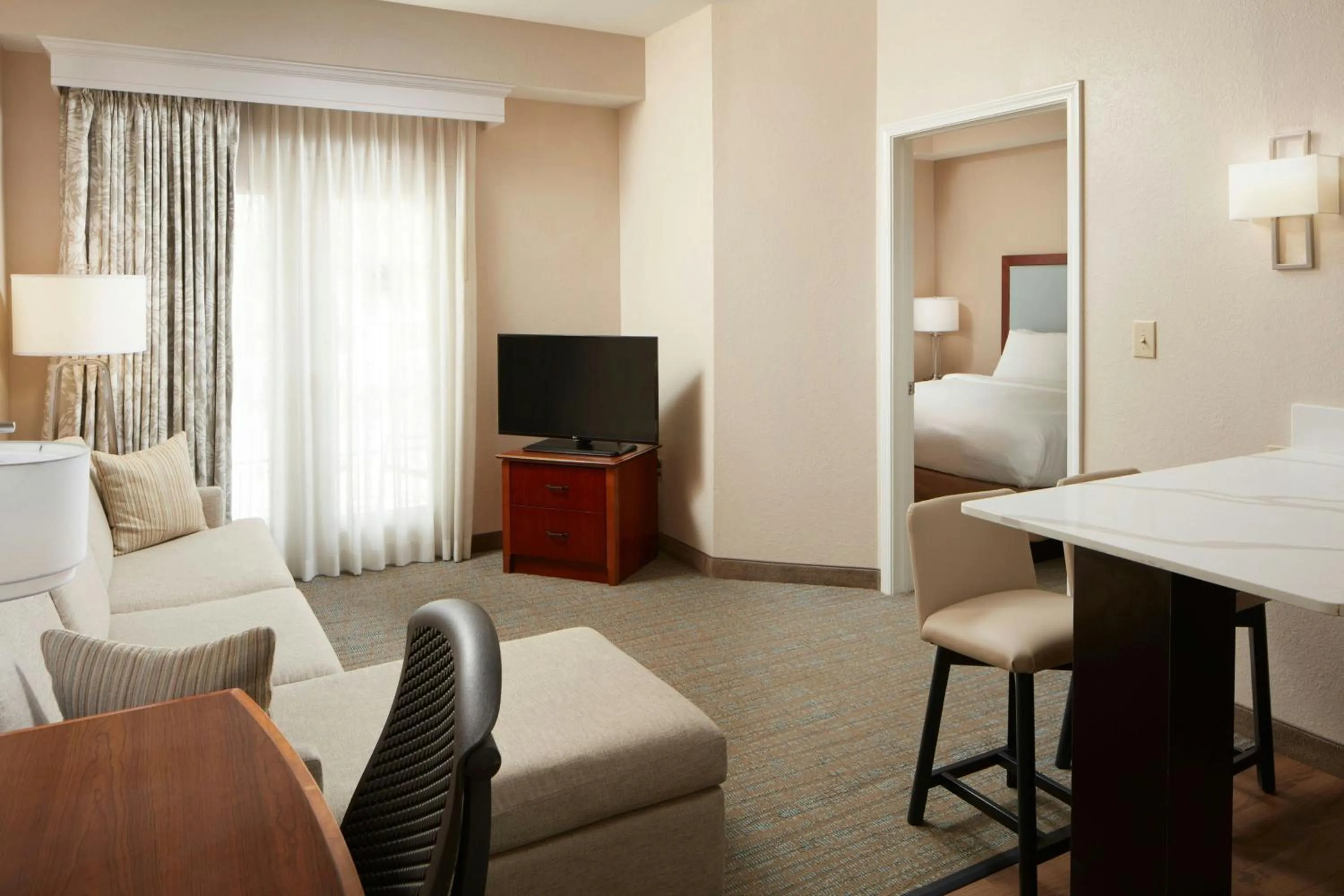 Bedroom, Bed in Residence Inn By Marriott Charleston Mt. Pleasant