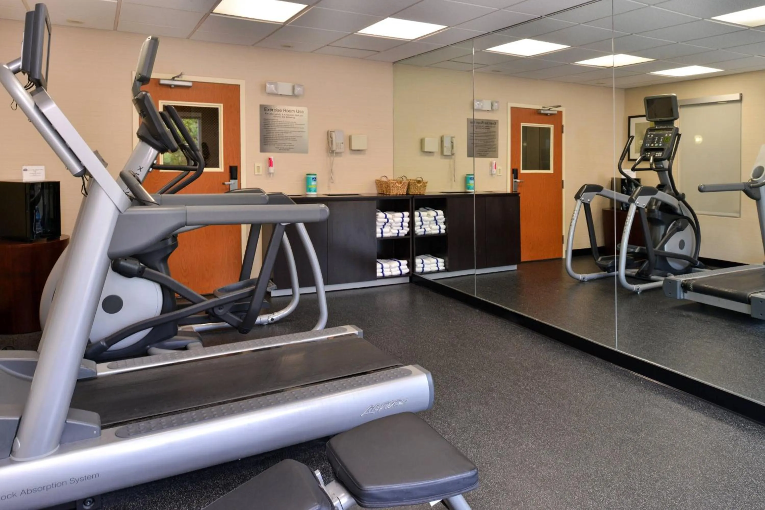 Fitness centre/facilities in Fairfield Inn & Suites Cleveland Avon