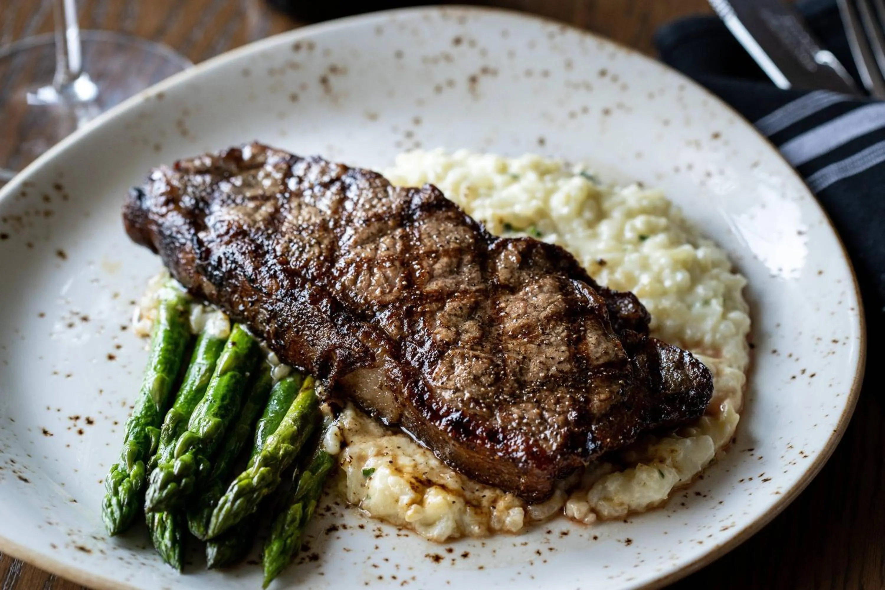 Restaurant/places to eat in Cleveland Marriott East