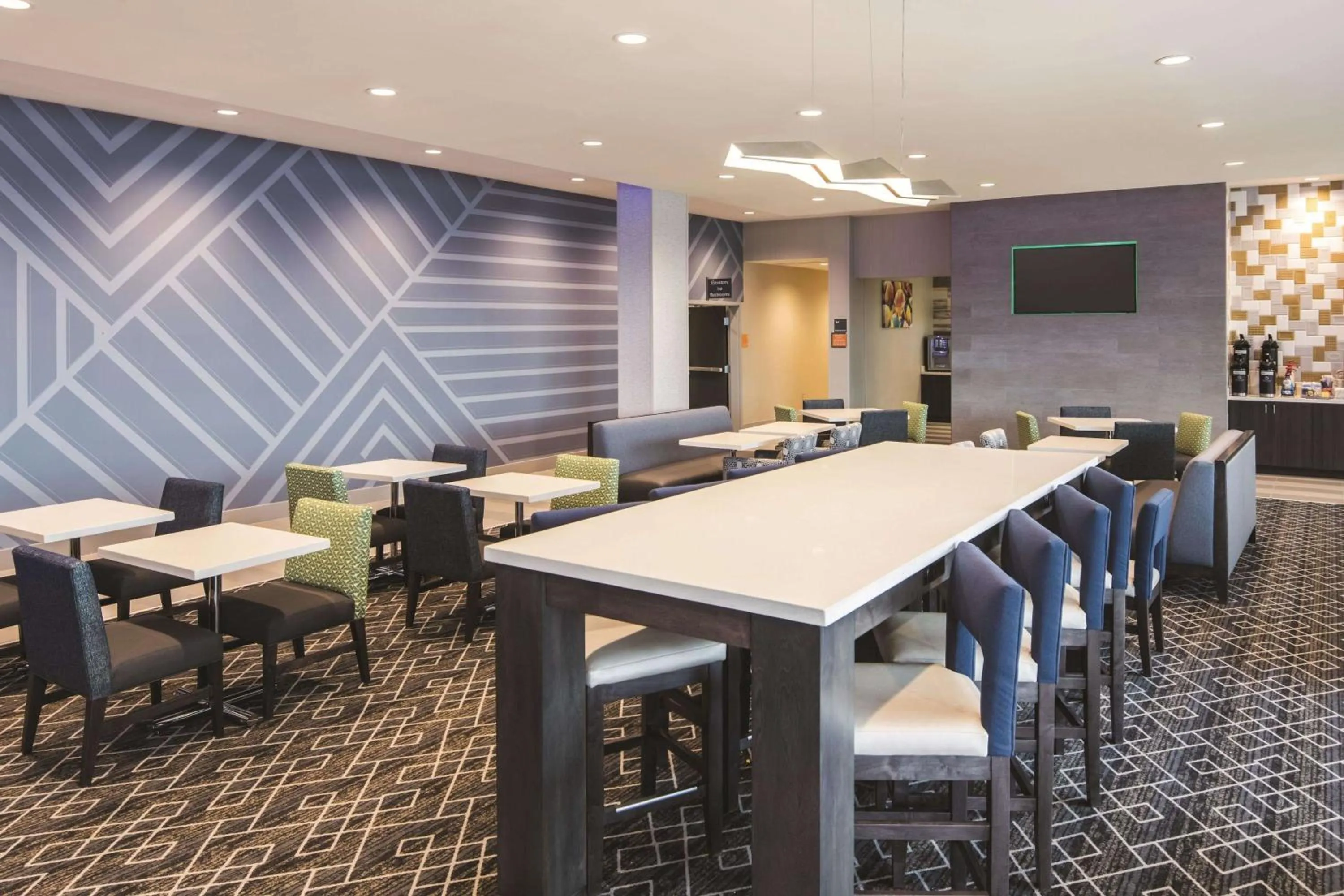 Restaurant/places to eat in La Quinta Inn & Suites by Wyndham Atlanta South - McDonough