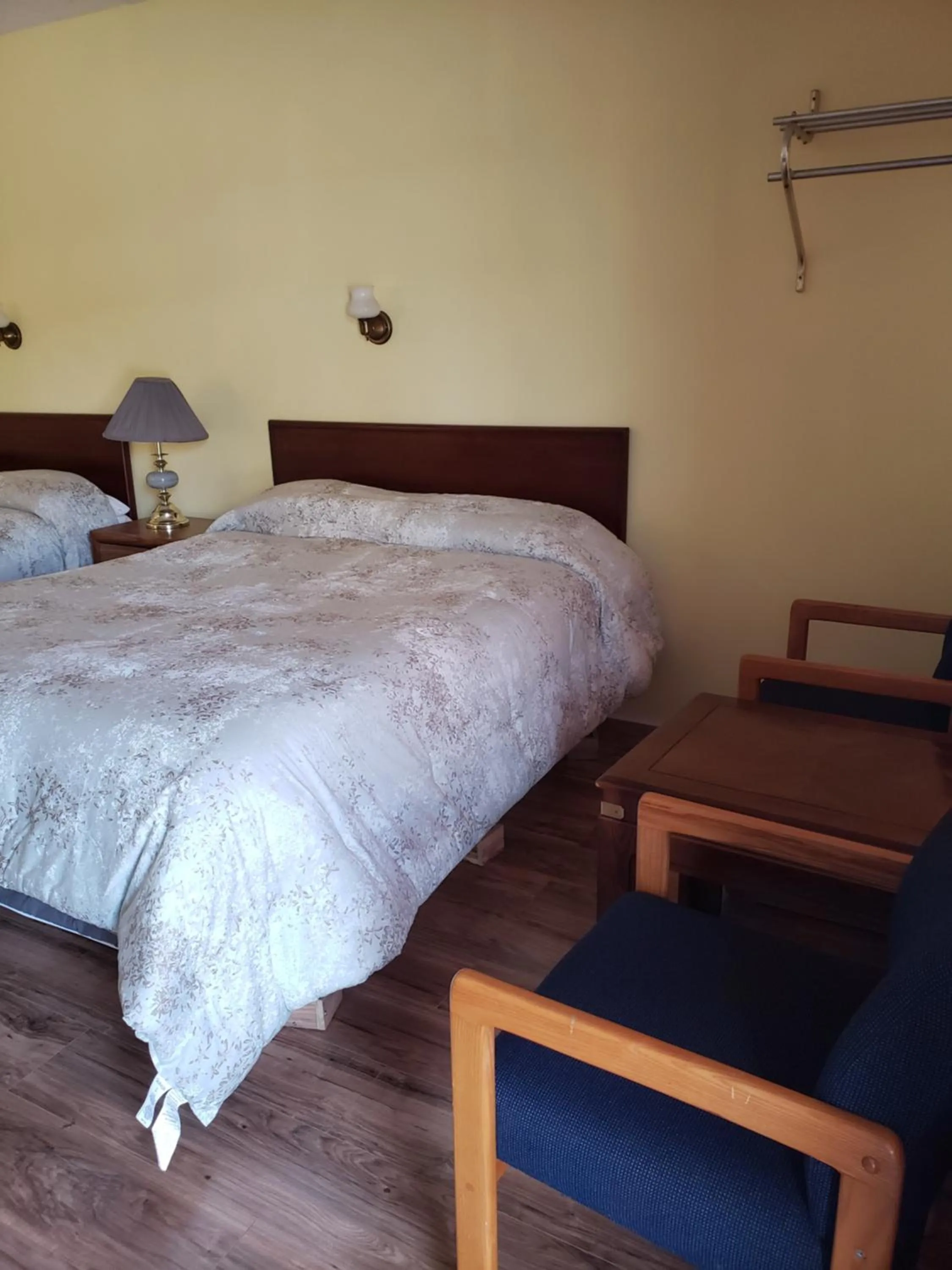 Bed in Olympia Motel