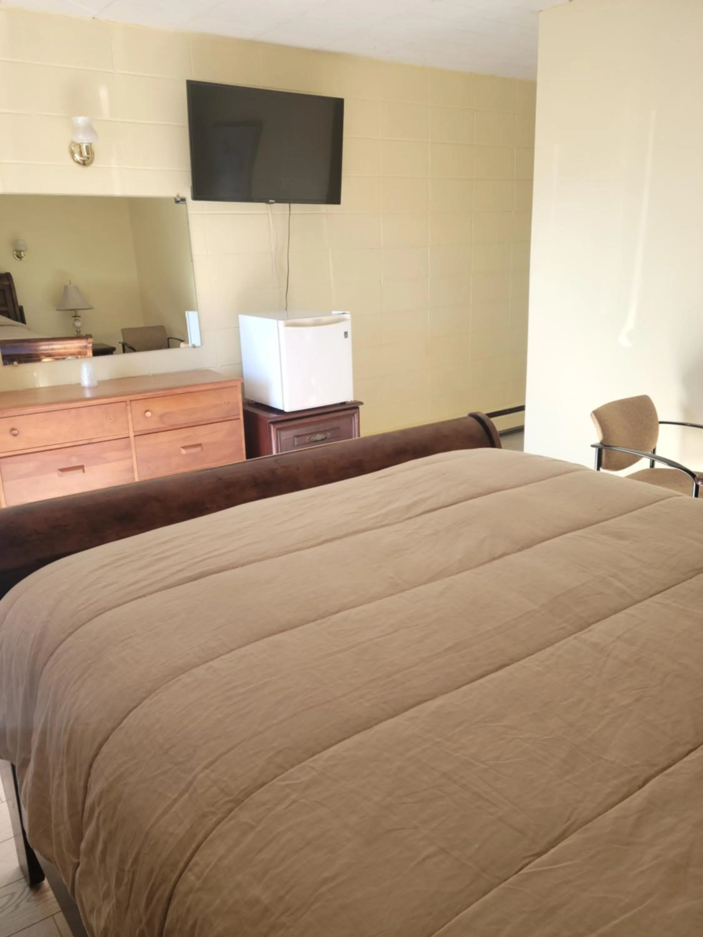 Bed in Olympia Motel