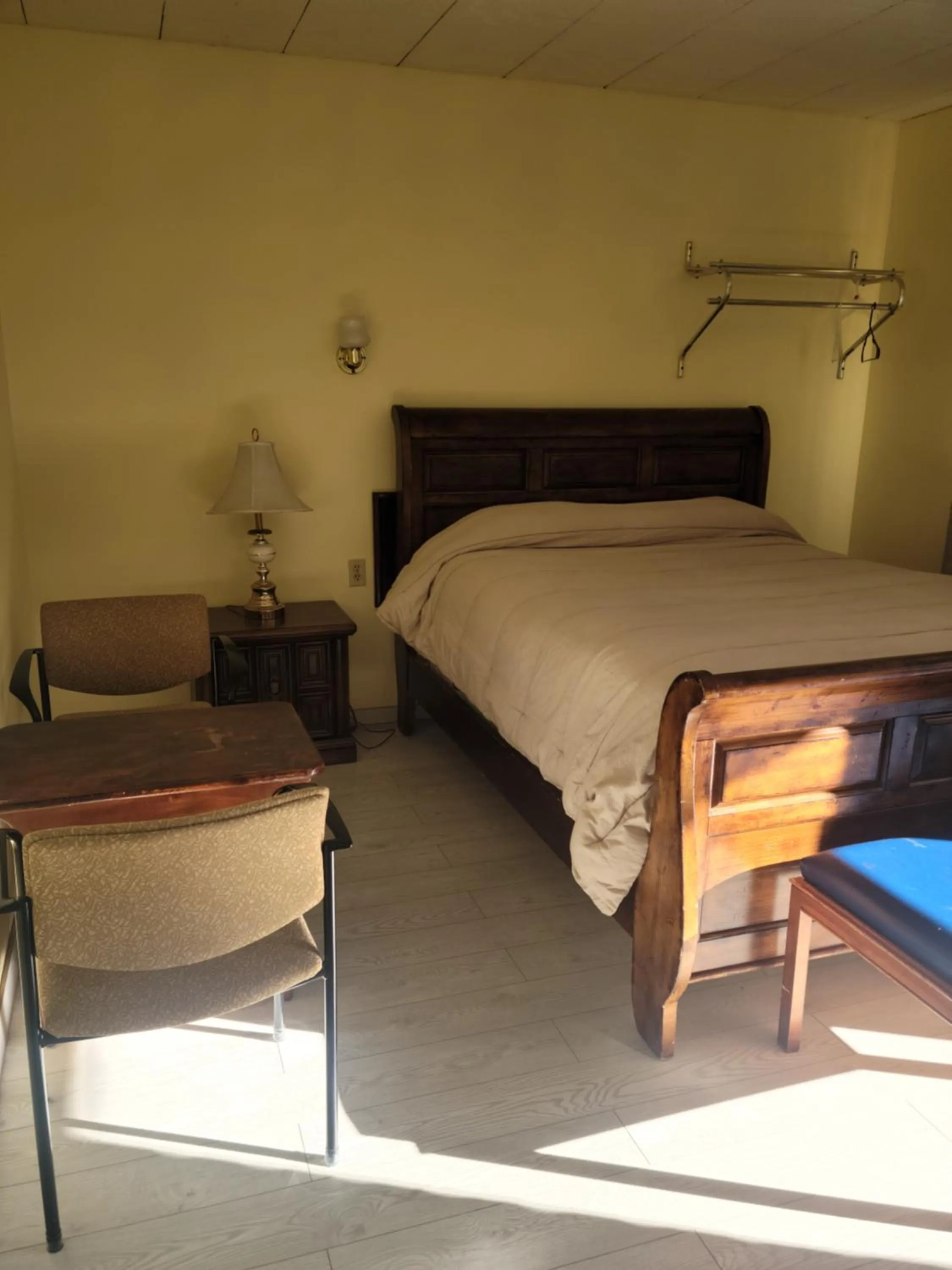 Bed in Olympia Motel