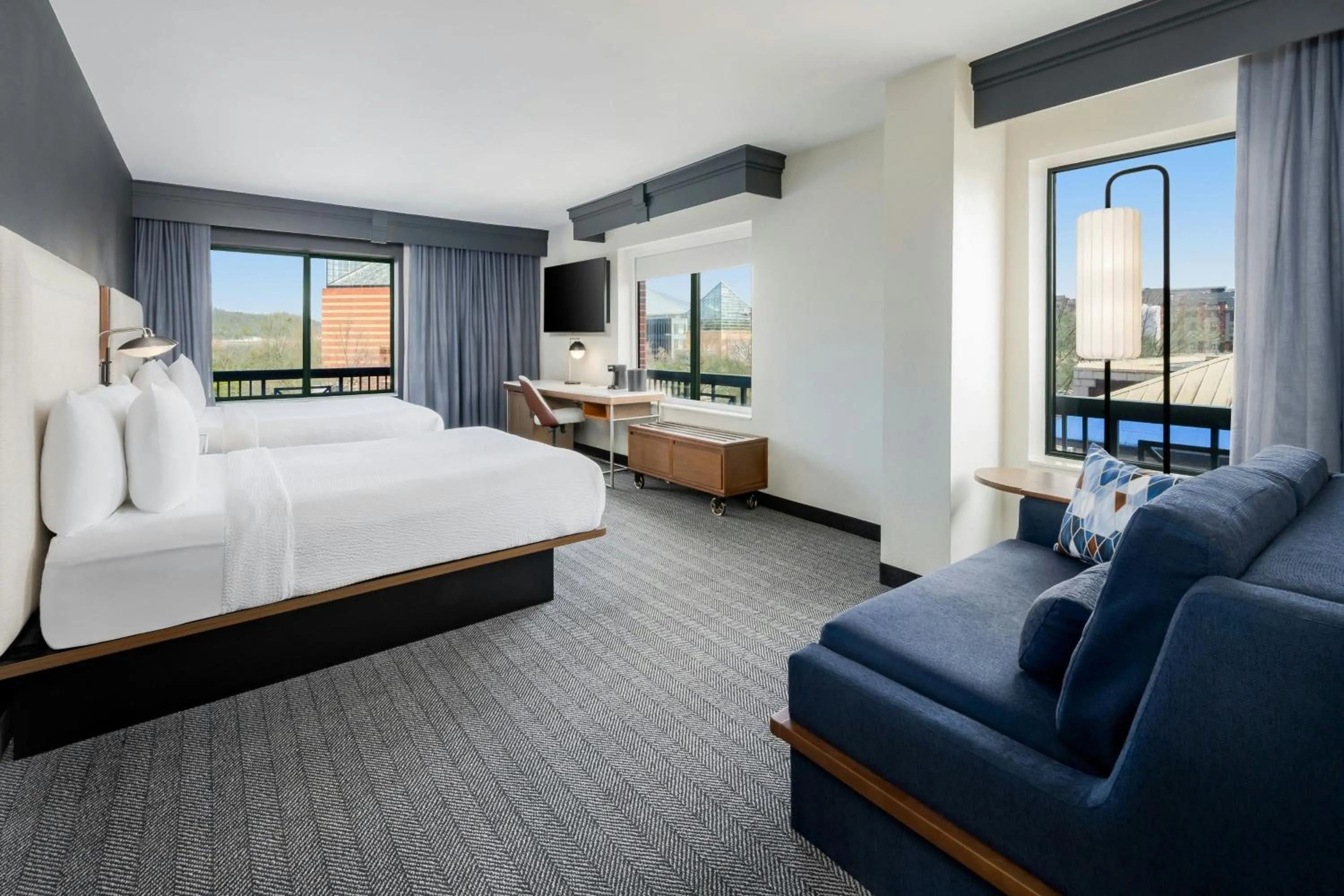 Photo of the whole room, Bed in Courtyard by Marriott Chattanooga Downtown