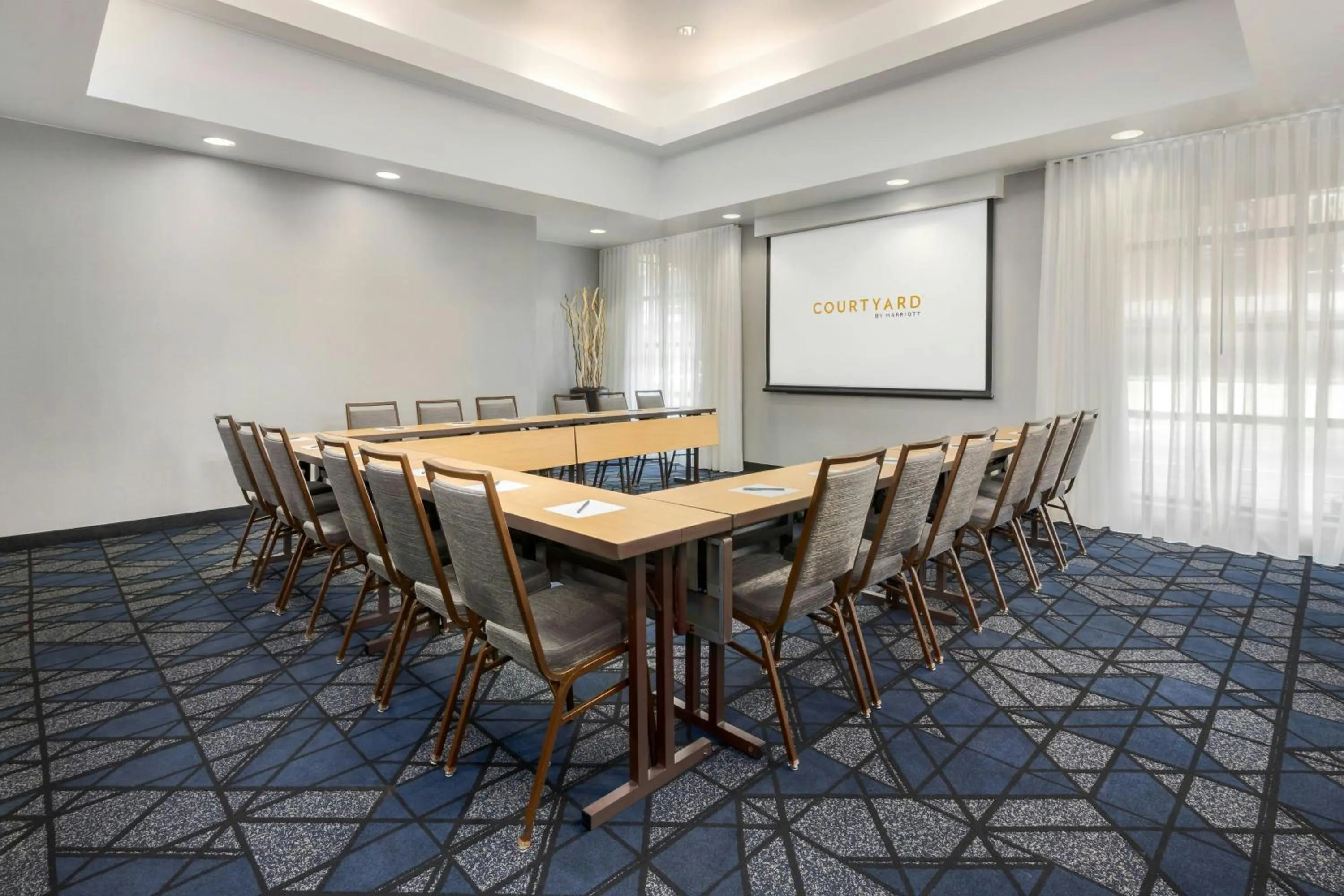 Meeting/conference room in Courtyard by Marriott Chattanooga Downtown