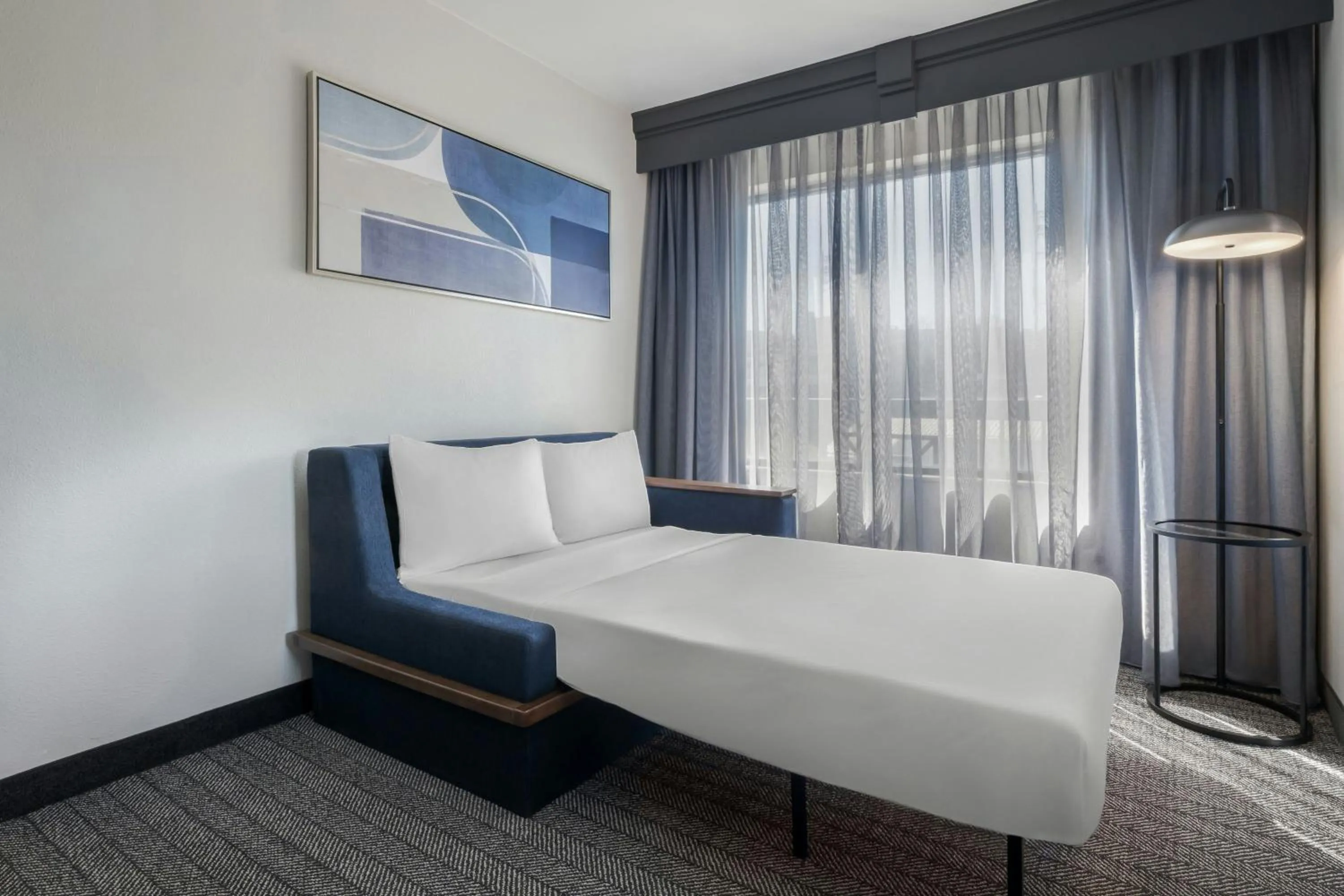 Photo of the whole room, Bed in Courtyard by Marriott Chattanooga Downtown