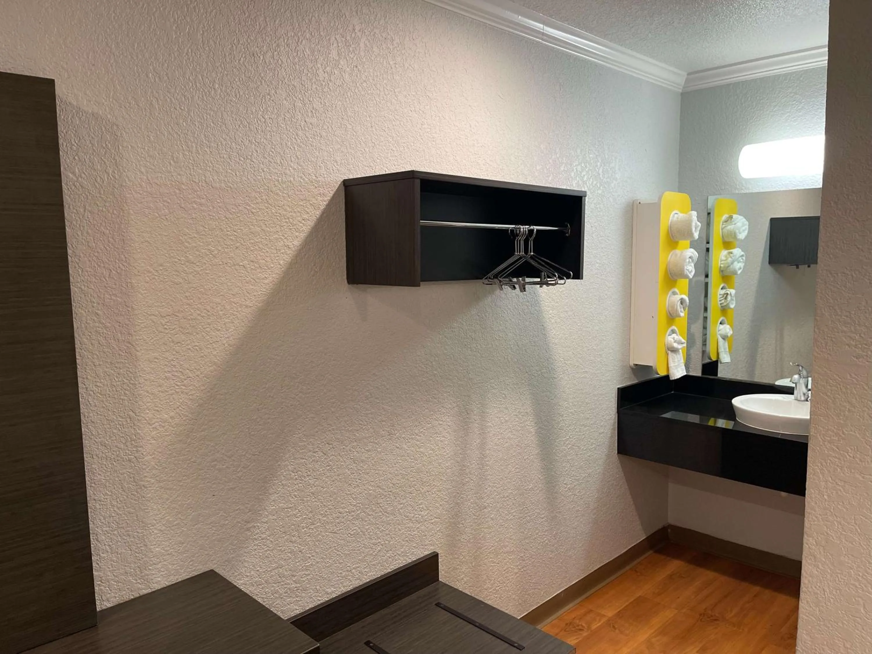 Bedroom in Motel 6 Sacramento, Ca - Downtown