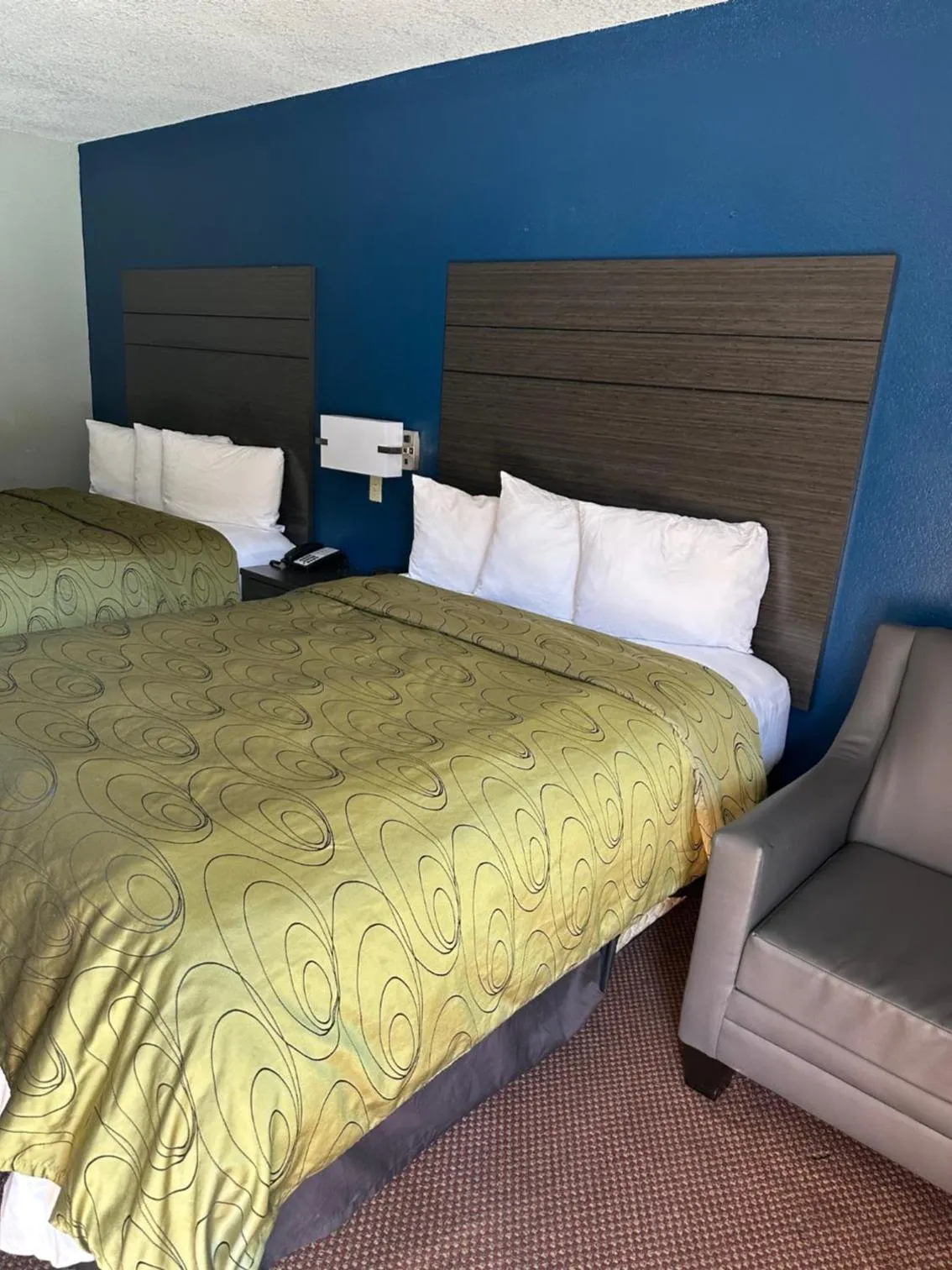 Clairmont Inn & Suites - Warren