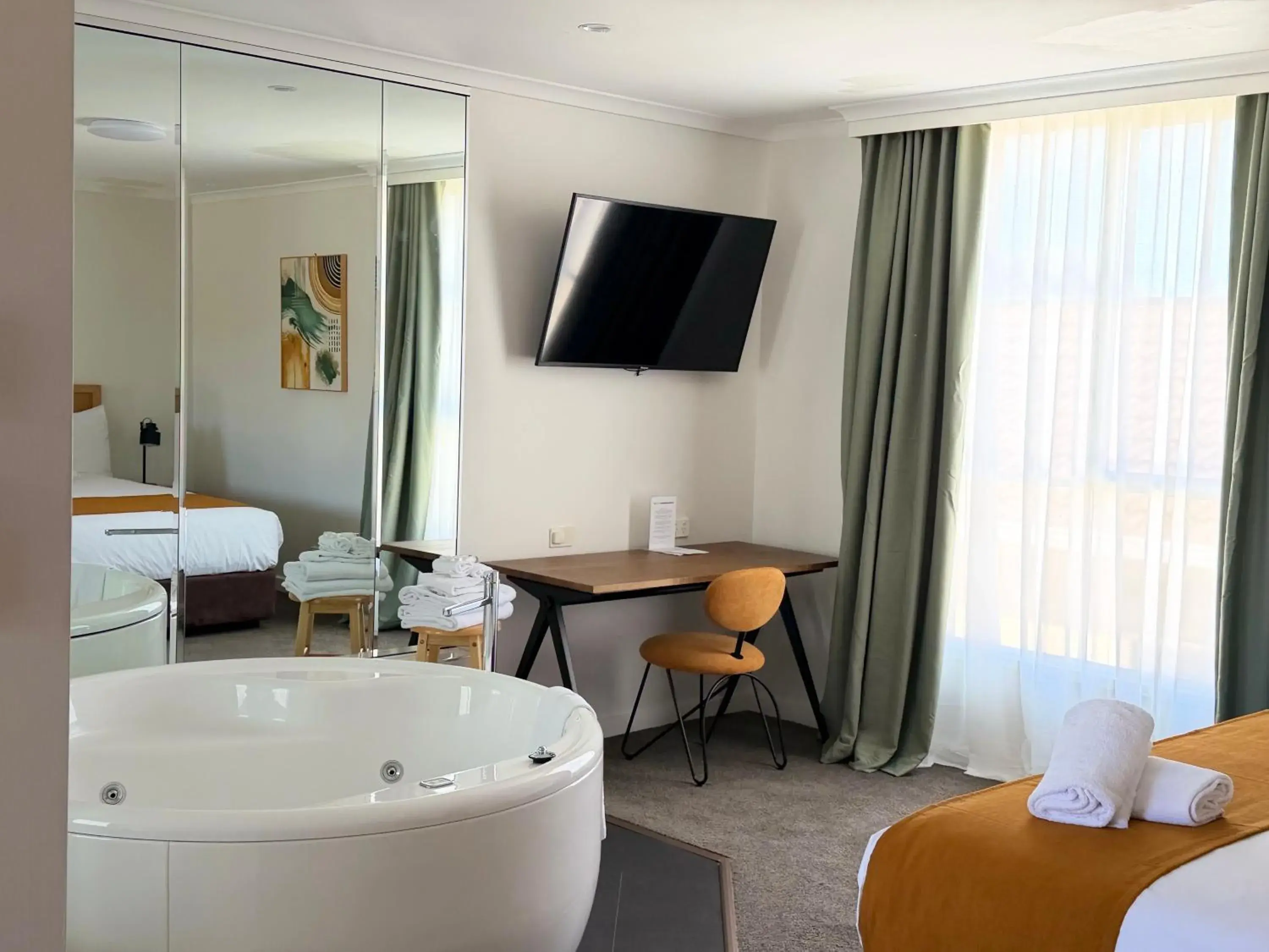 Spa and wellness centre/facilities, Bed in Mid City Motel Warrnambool Spa and wellness centre/facilities, Bed in Mid City Motel Warrnambool