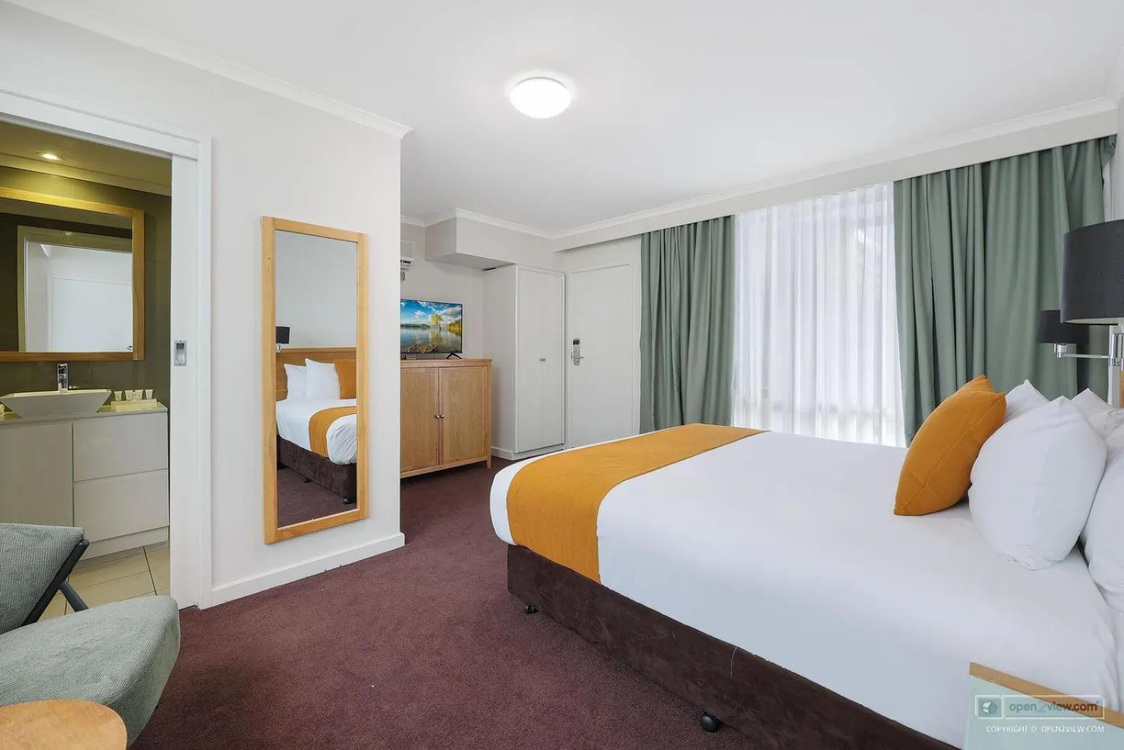 Bedroom, Bed in Mid City Motel Warrnambool