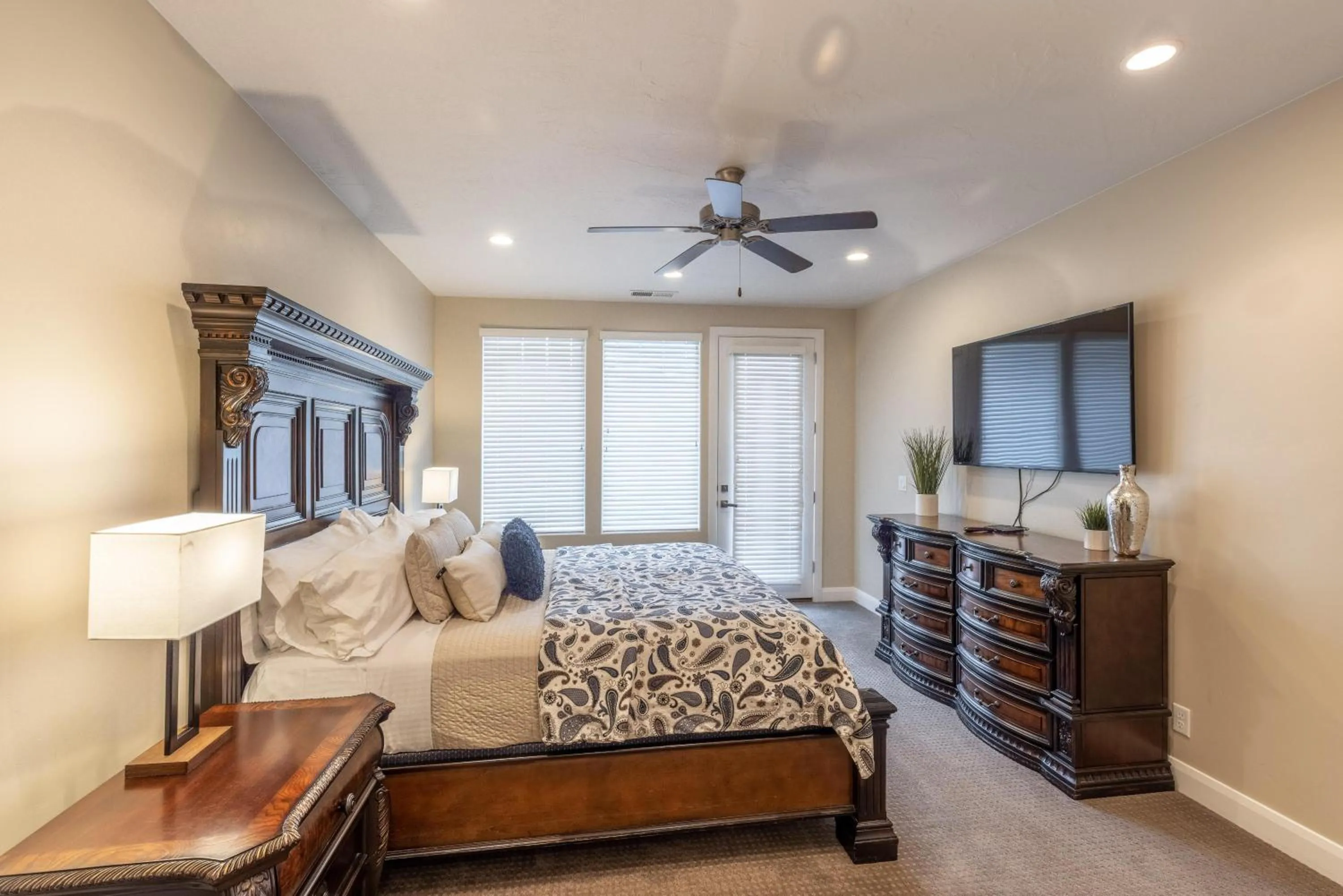 Bed in Kickin' It At Karisma