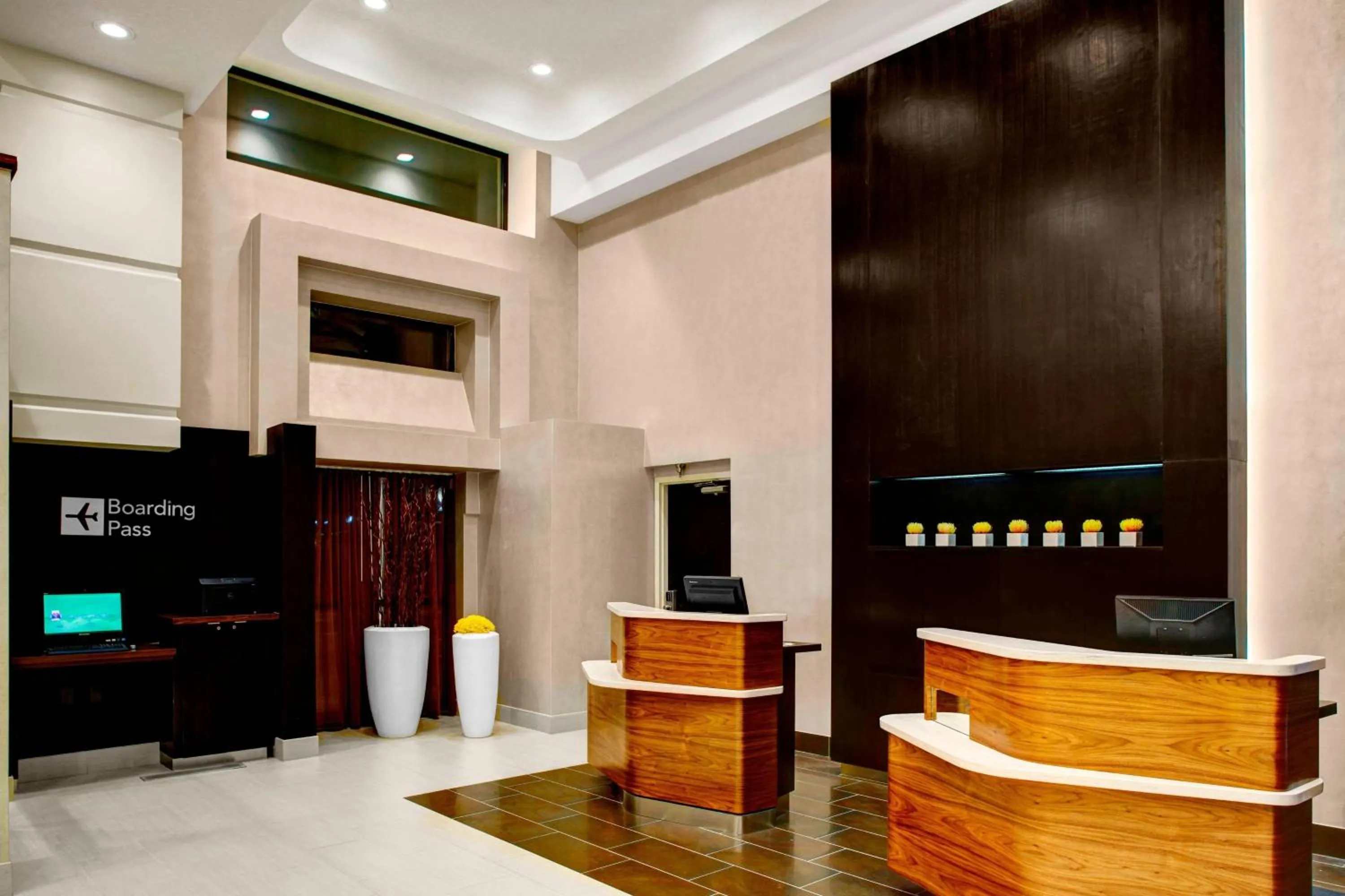 Lobby or reception in Courtyard Columbus Downtown