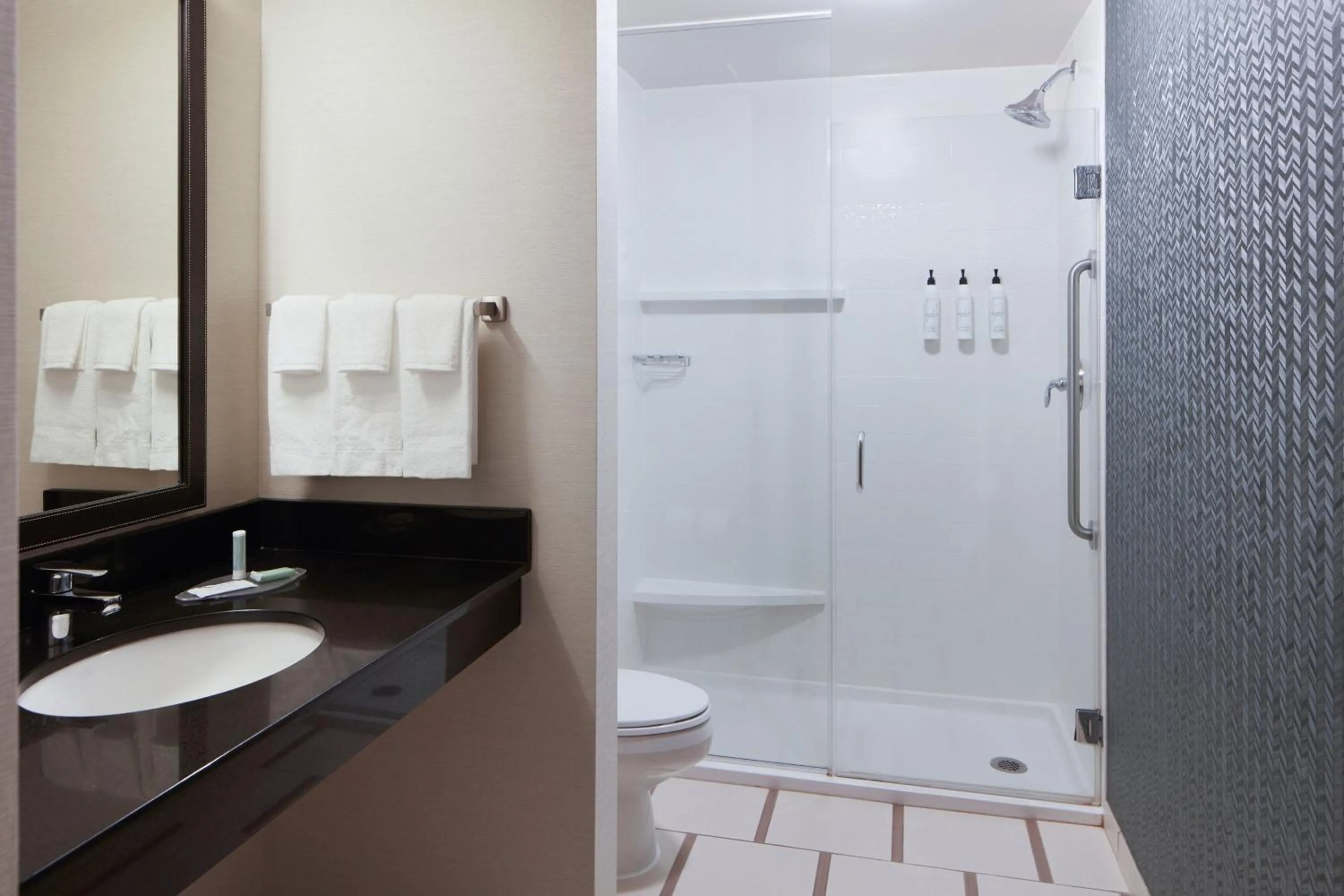 Bathroom in Fairfield Inn & Suites Columbus OSU