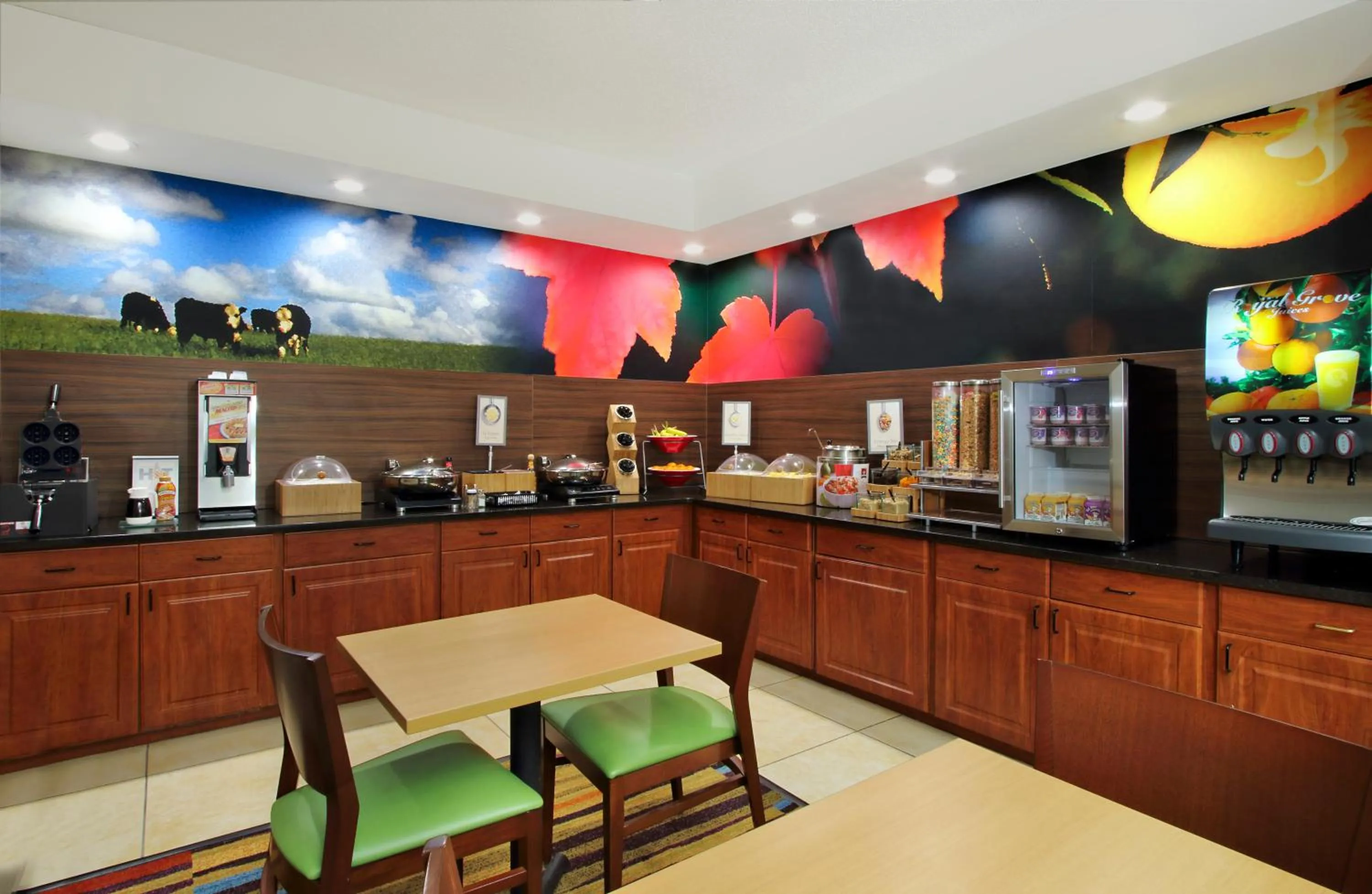 Dining area in Fairfield Inn & Suites Colorado Springs South
