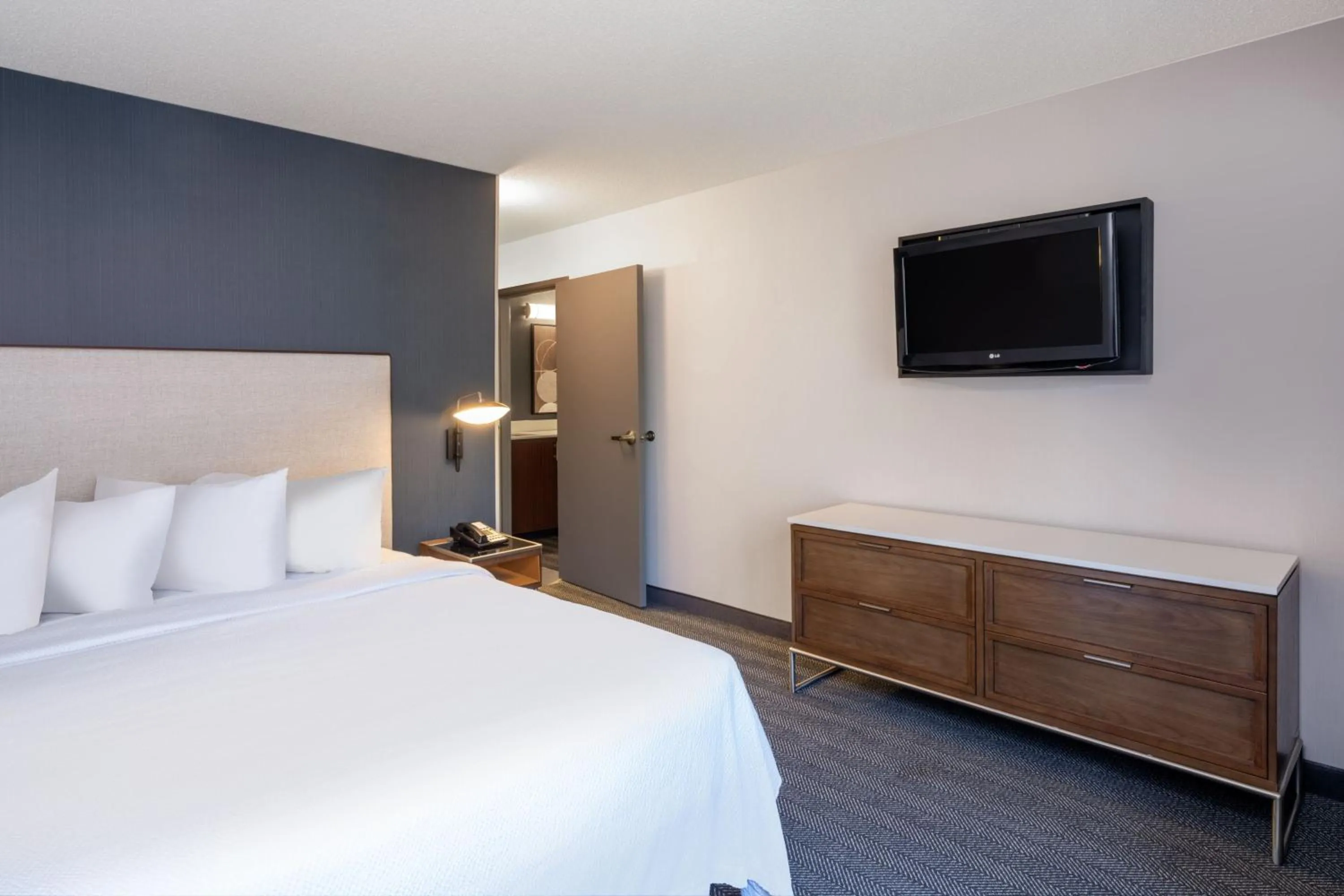 Bedroom, Bed in Courtyard by Marriott Colorado Springs South