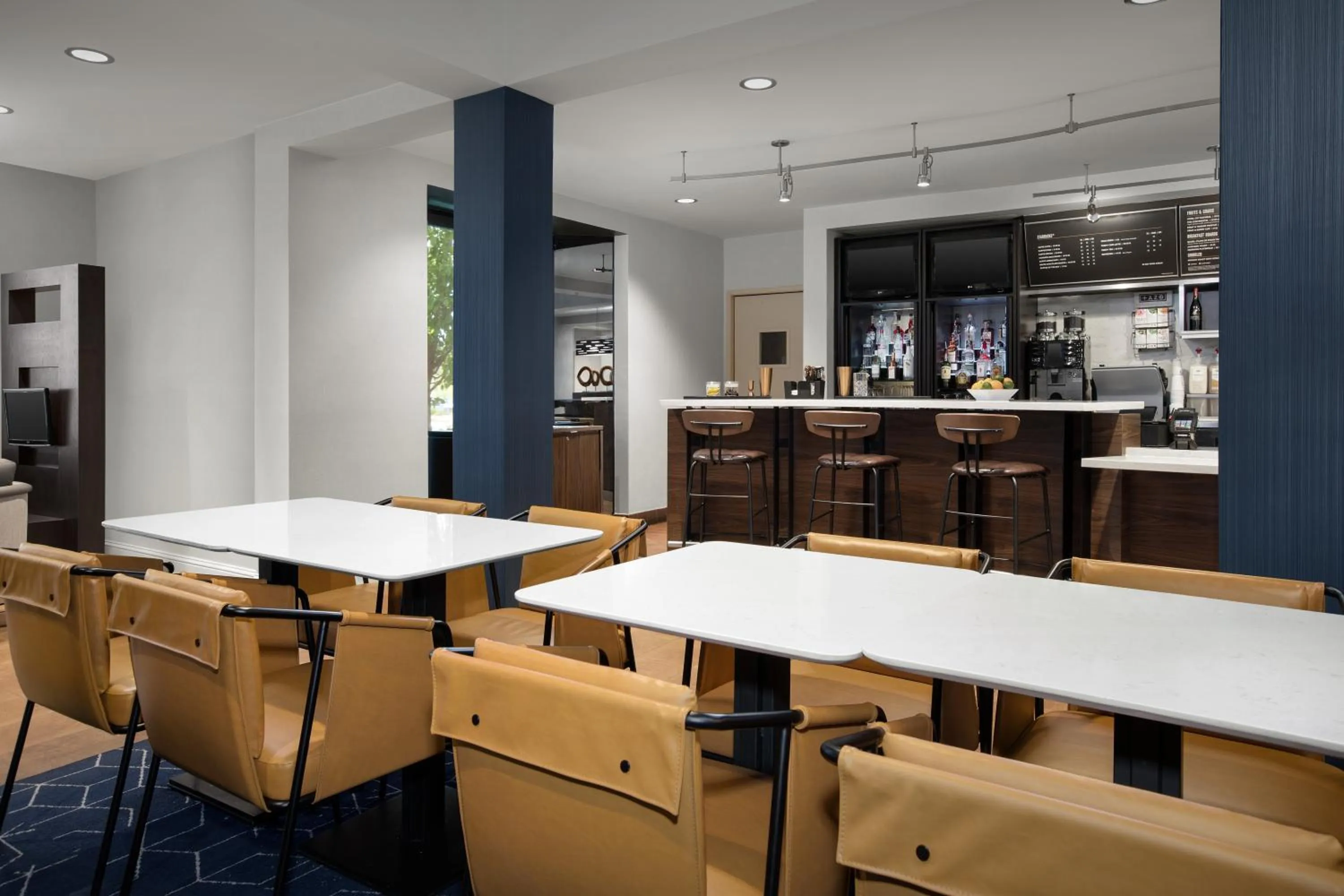 Restaurant/places to eat in Courtyard by Marriott Colorado Springs South