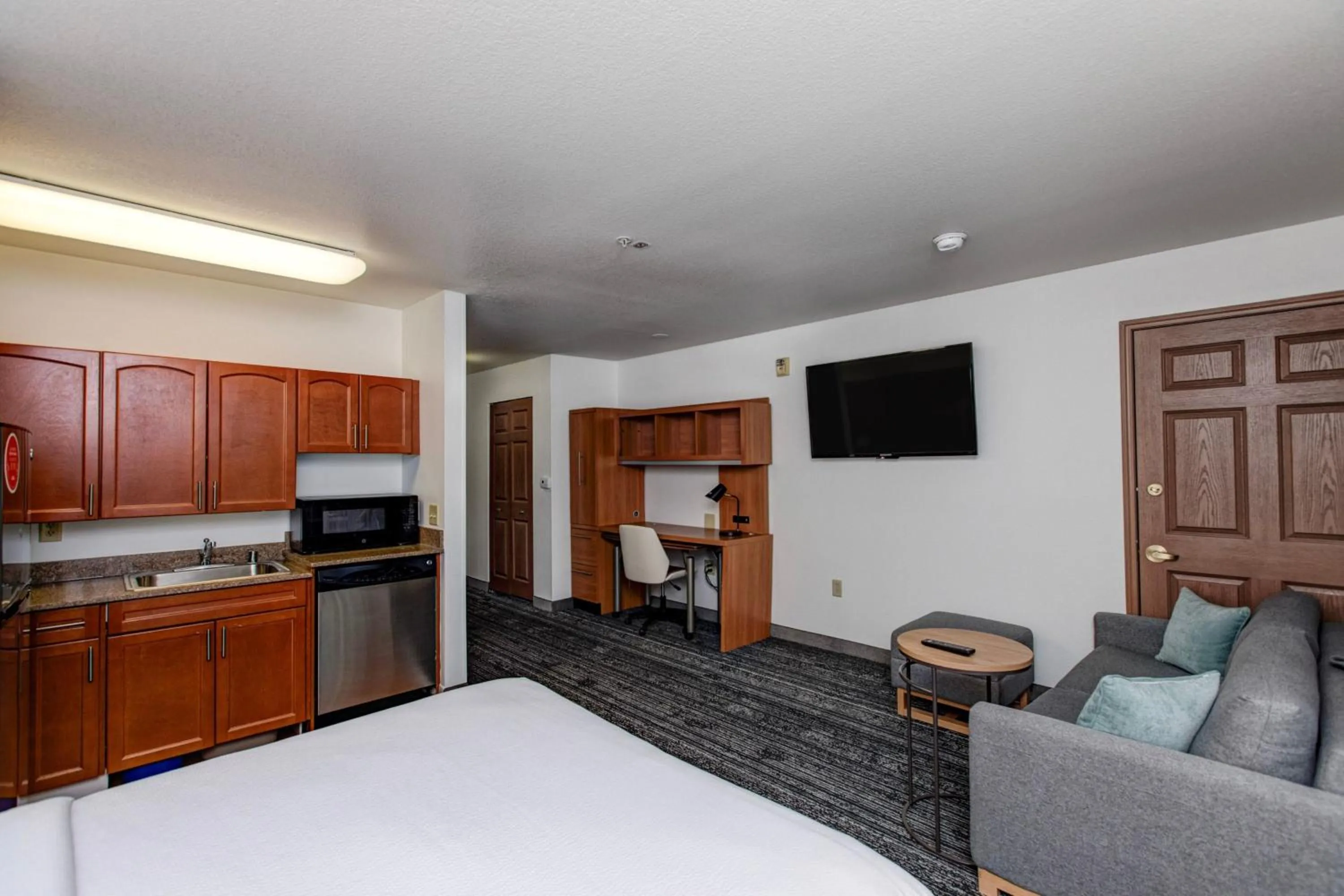 Photo of the whole room, Bed in TownePlace Suites Colorado Springs