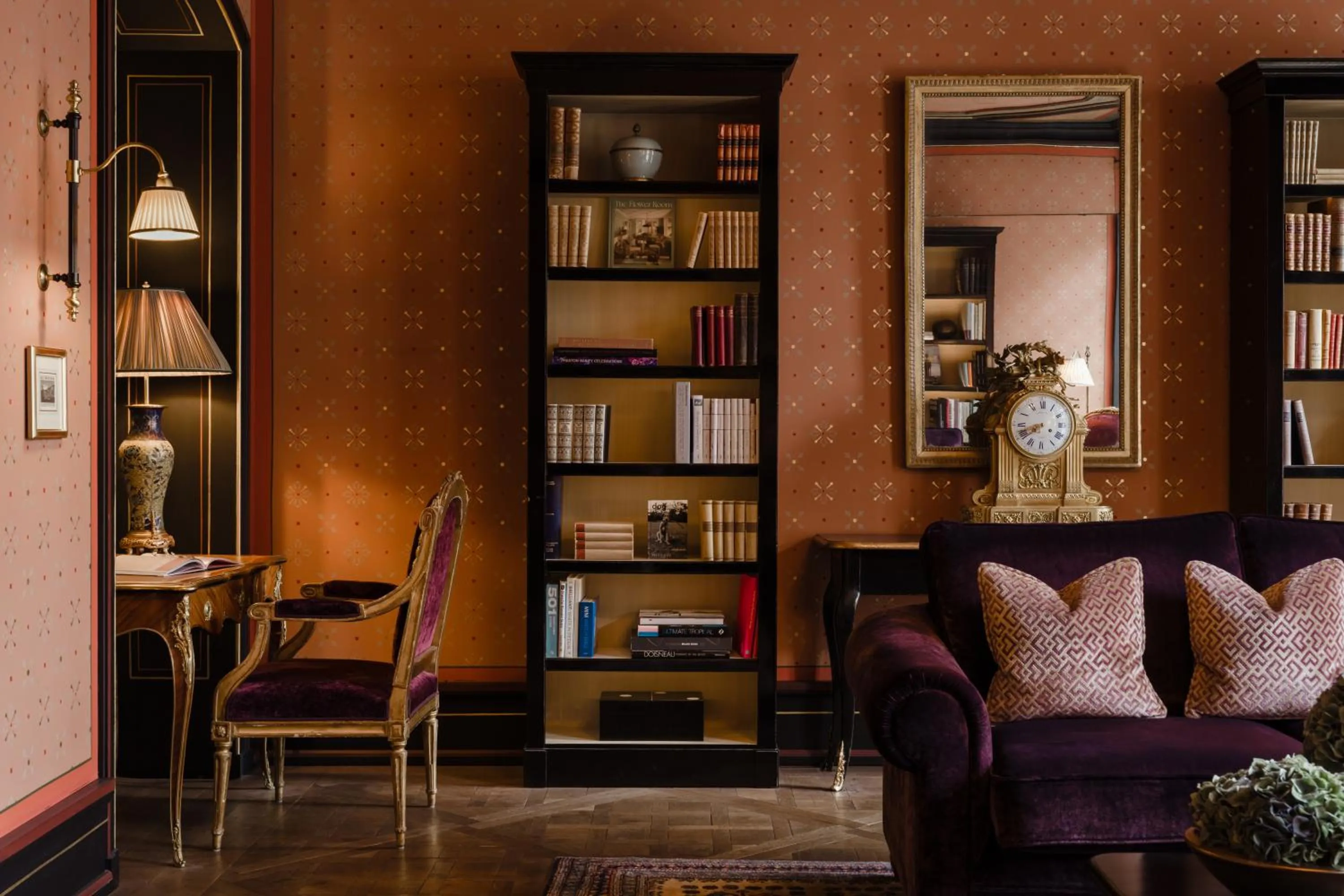 Library in Grand Hotel LES TROIS ROIS