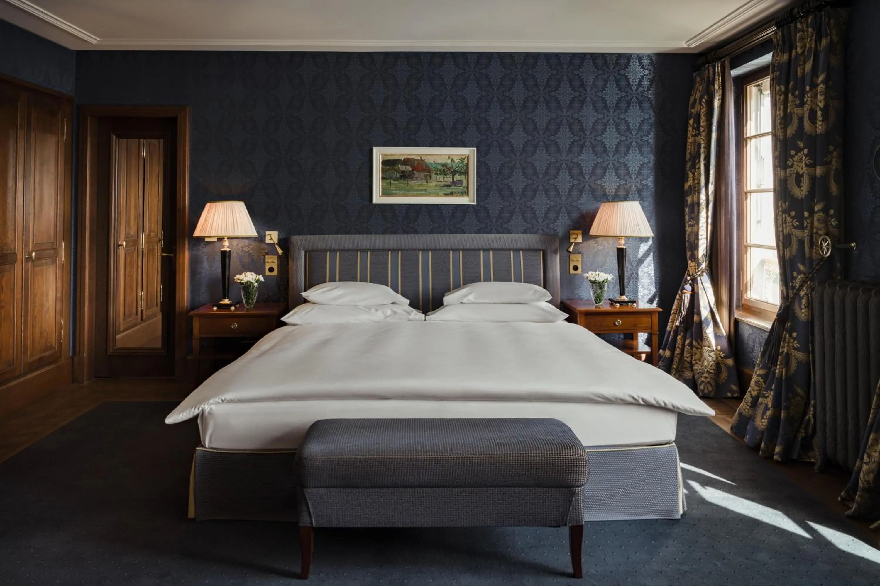 Bed in Grand Hotel LES TROIS ROIS