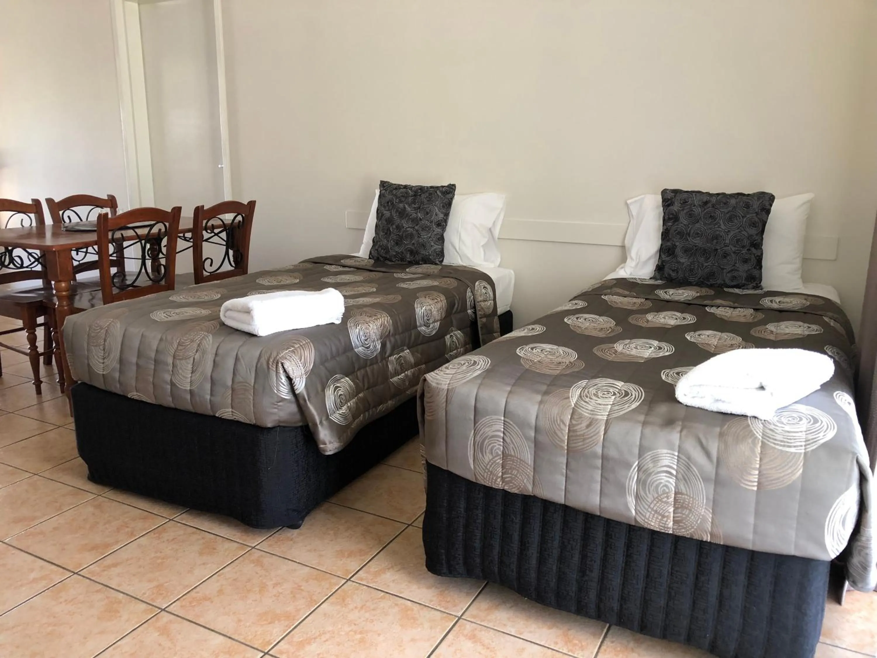 Bedroom, Bed in True Blue Motor Inn