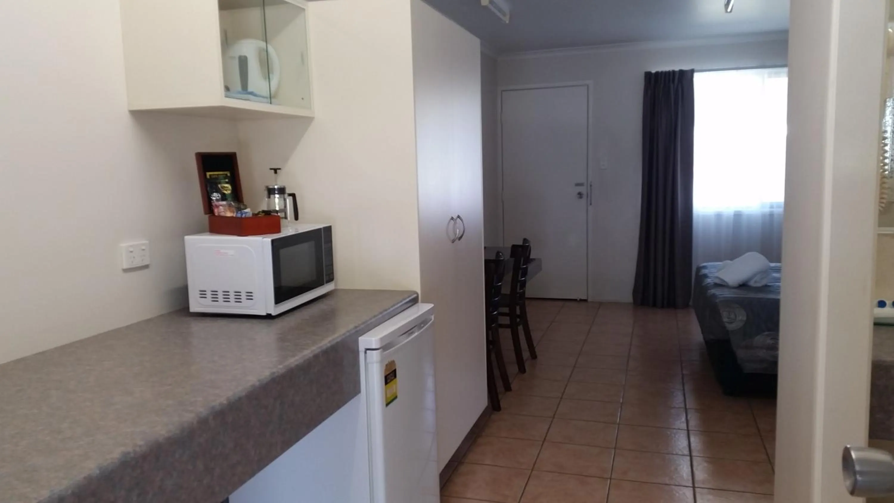 Day in True Blue Motor Inn