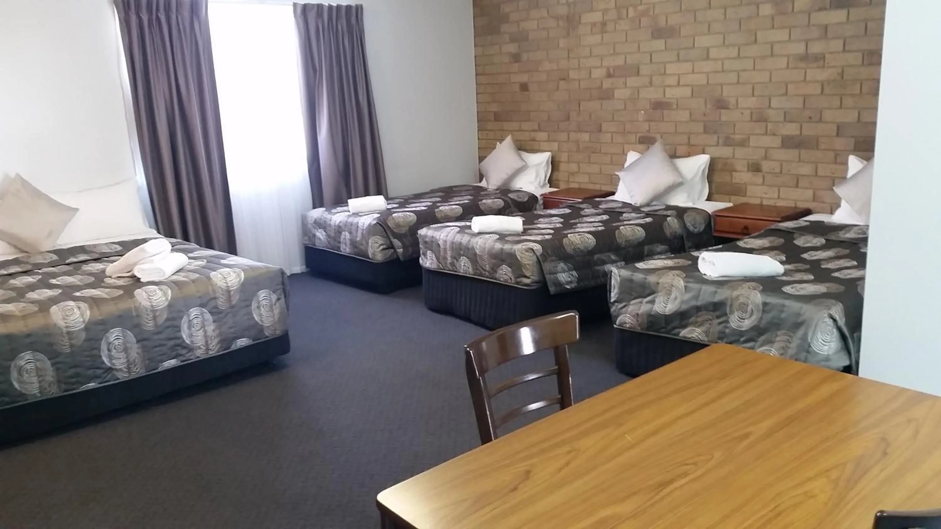 Day, Bed in True Blue Motor Inn