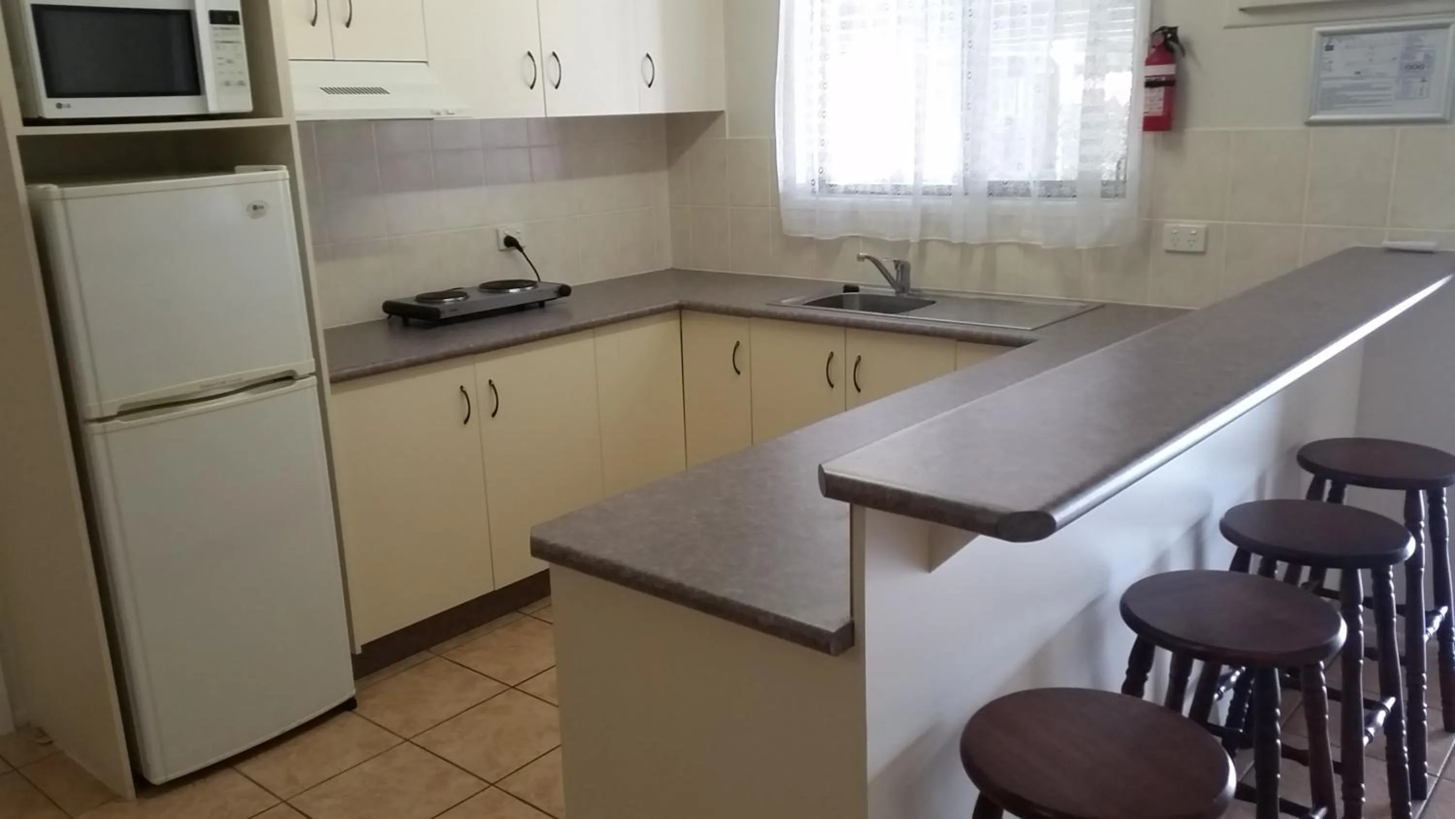 Day in True Blue Motor Inn