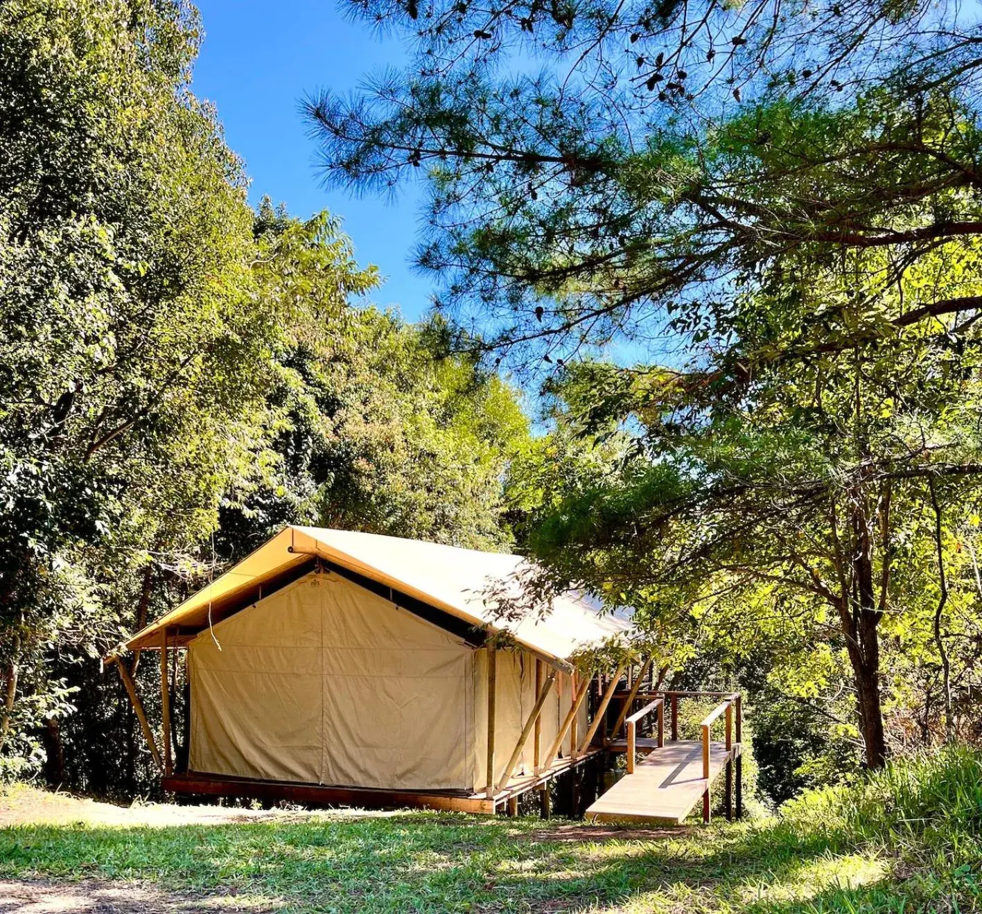 Property building in Silk Pavilions Glamping Property building in Silk Pavilions Glamping